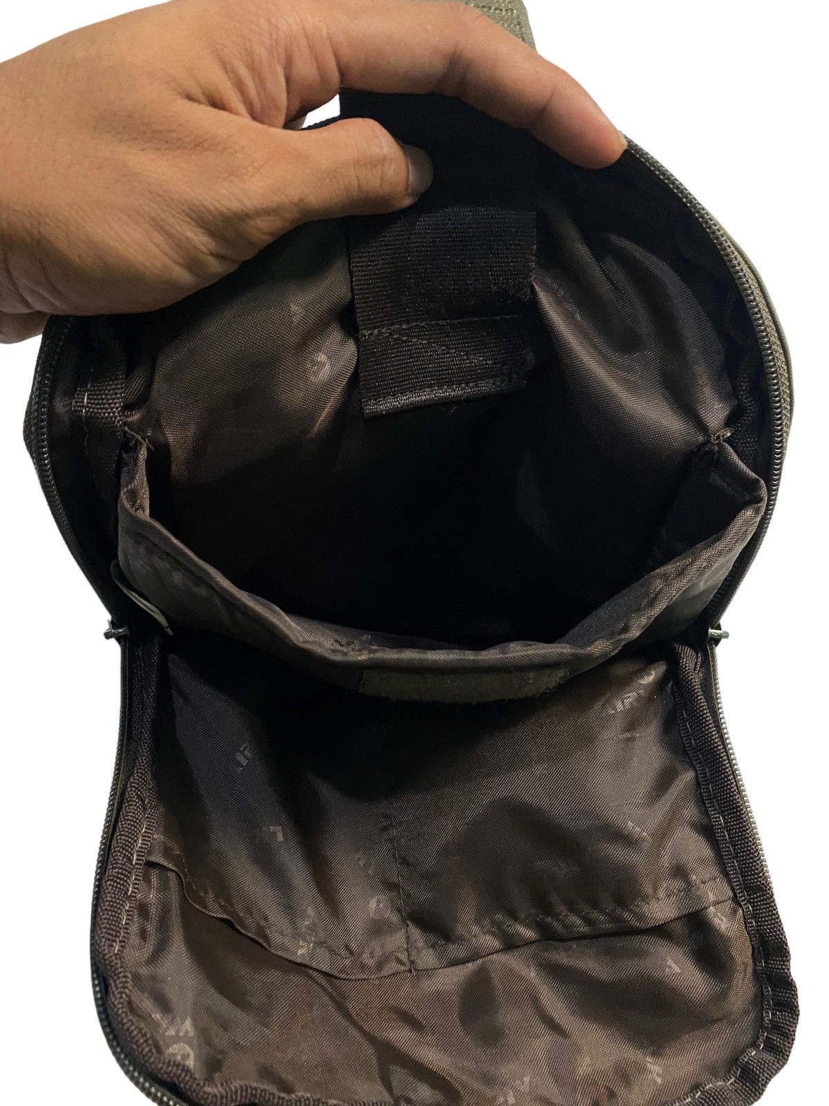 Airwalk × Vintage 🔥HOT ITEM🔥 AIRWALK sling bag excellent condition Size ONE SIZE - 12 Thumbnail
