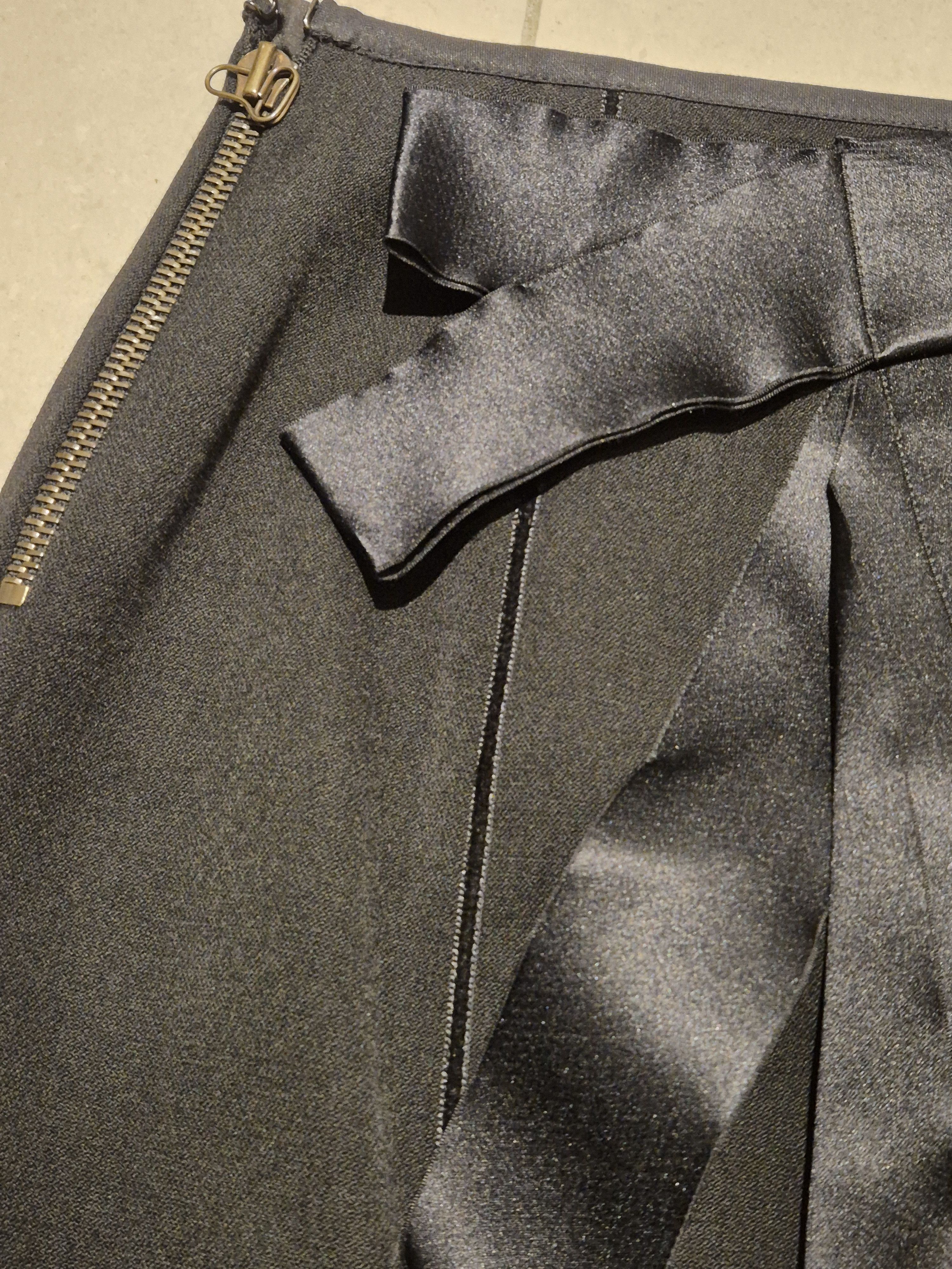 Lanvin Lanvin winter 2003 black skirt, bow detailing Size 26" / US 2 / IT 38 - 3 Thumbnail