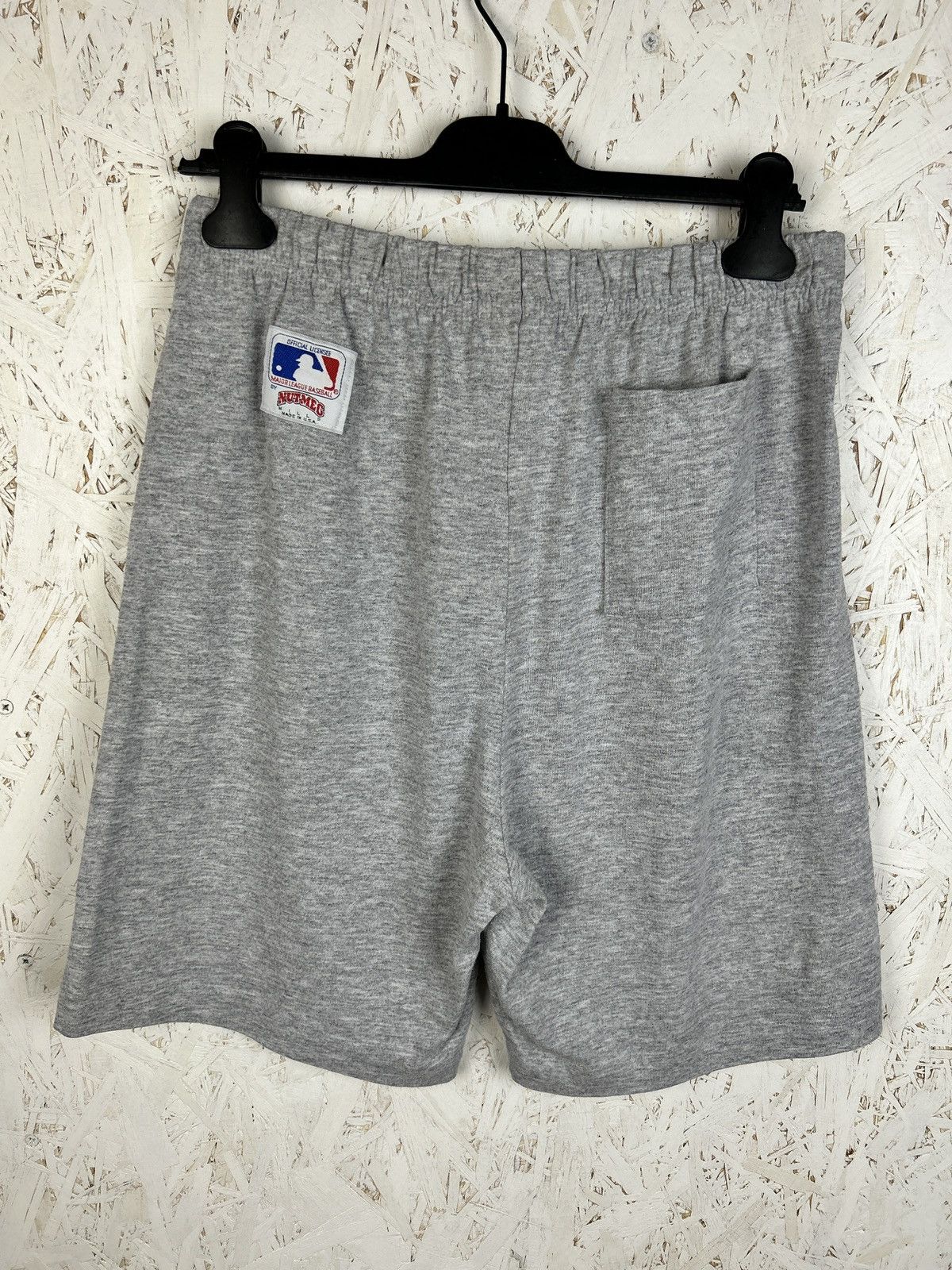Nutmeg 90s Nutmeg 1990 MLB Don Mattingly #23 NY Yankees Shorts Size US 34 / EU 50 - 6 Thumbnail