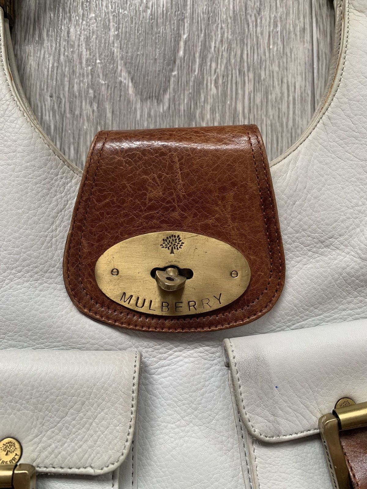 Mulberry Mulberry Vintage White Leather Buckle Handled Bag Luxury Size ONE SIZE - 3 Thumbnail