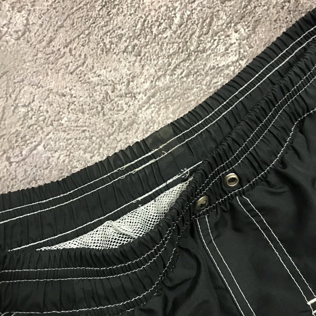 Nike vintage Nike shorts swoosh streetwear japan Y2K Size US 32 / EU 48 - 4 Thumbnail