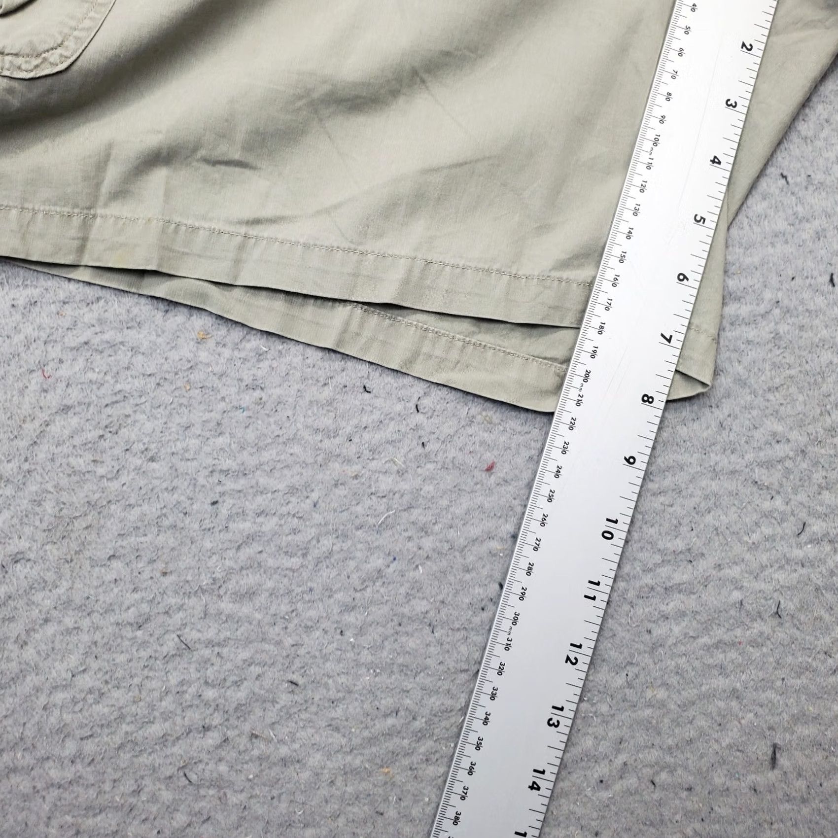 Vintage Columbia Mens Cargo Shorts 38 Tan Pleated Utility Pocket Elastic Waist 7.75 Inseam Size US 38 / EU 54 - 5 Thumbnail