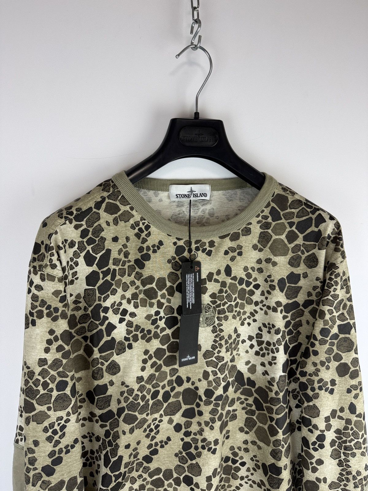 Stone Island Stone Island Alligator Camo longsleeve crewneck new with tag Size US L / EU 52-54 / 3 - 3 Thumbnail