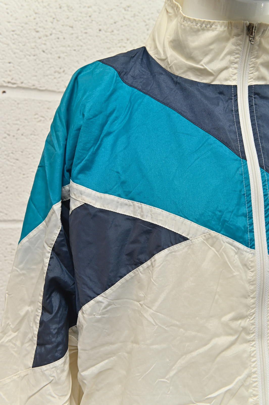 Reebok Reebok Cream Vintage Windbreaker Jacket Mens Size XL Size US XL / EU 56 / 4 - 5 Thumbnail