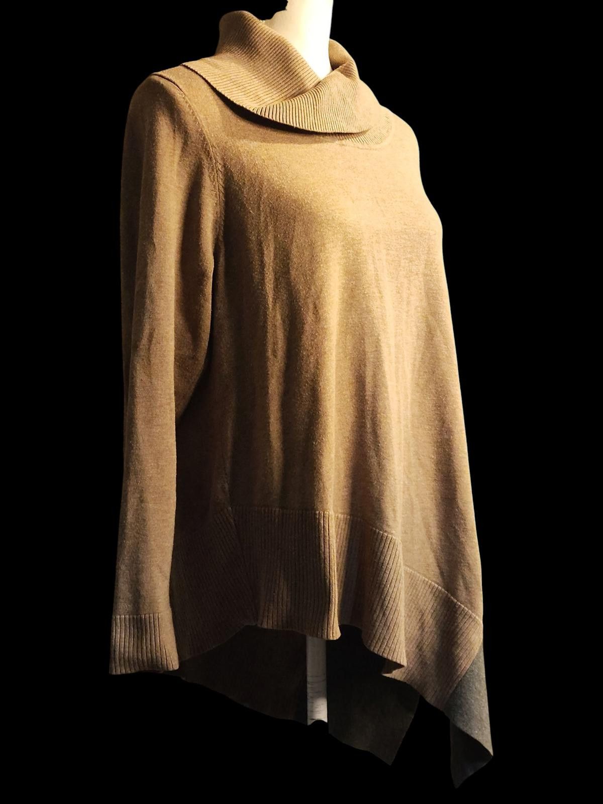 Chicos Chico's Asymmetrical Cowl Neck Sweater in Beige and Gray Size XS / US 0-2 / IT 36-38 - 4 Thumbnail