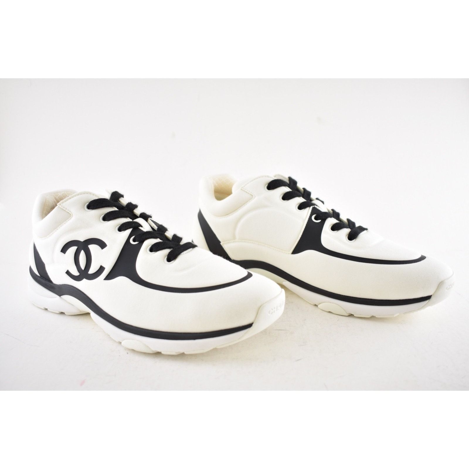 Chanel Chanel 20C Men White Black Neoprene CC Logo Low Top Size US 11 / EU 44 - 3 Thumbnail