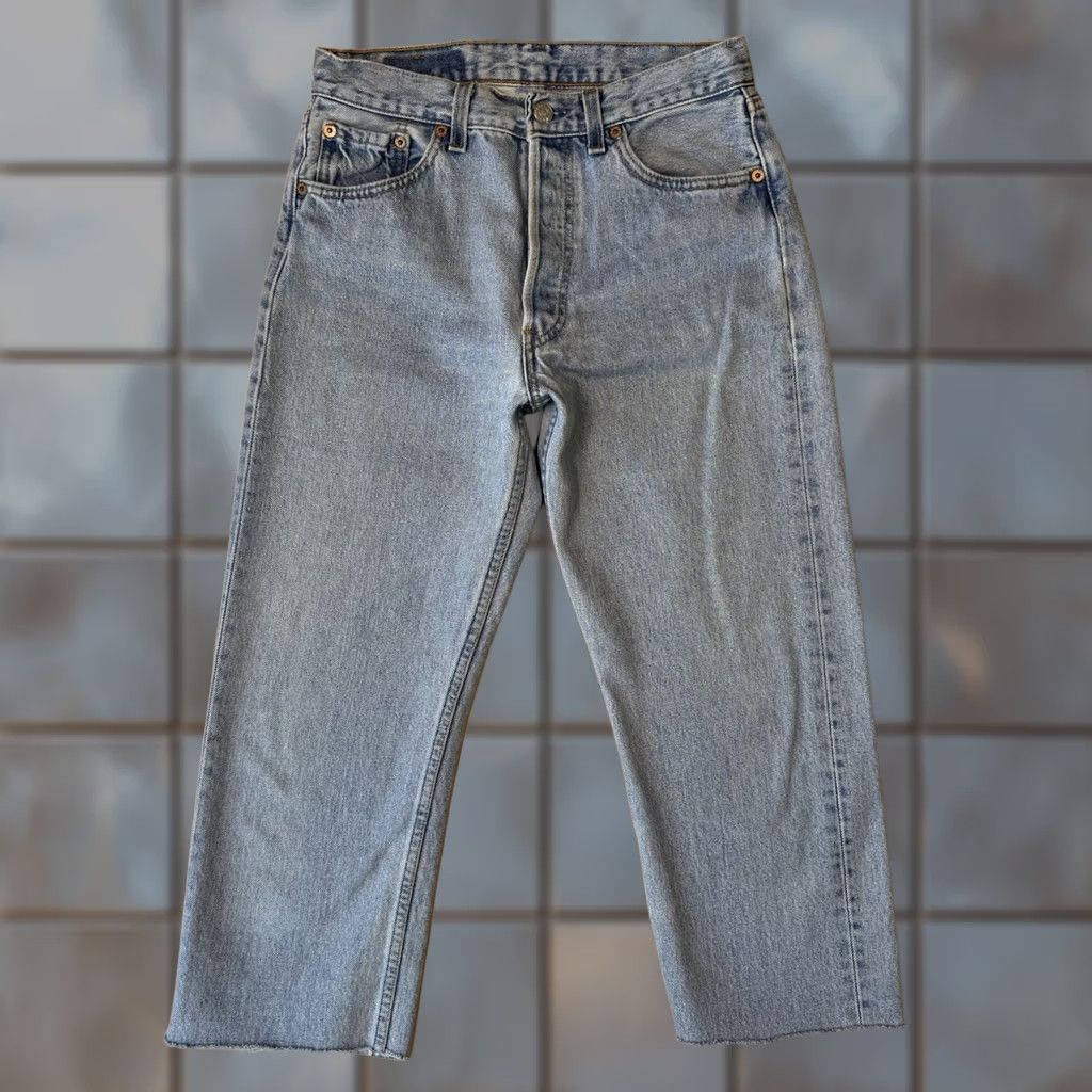 Levi's VINTAGE Levi's 501 Jeans 26 Blue Straight Leg 90s Denim For Women Non Selvedge Levi'S 501 Series 5-Pocket Design Button Closure Size 26" / US 2 / IT 38 - 1 Thumbnail