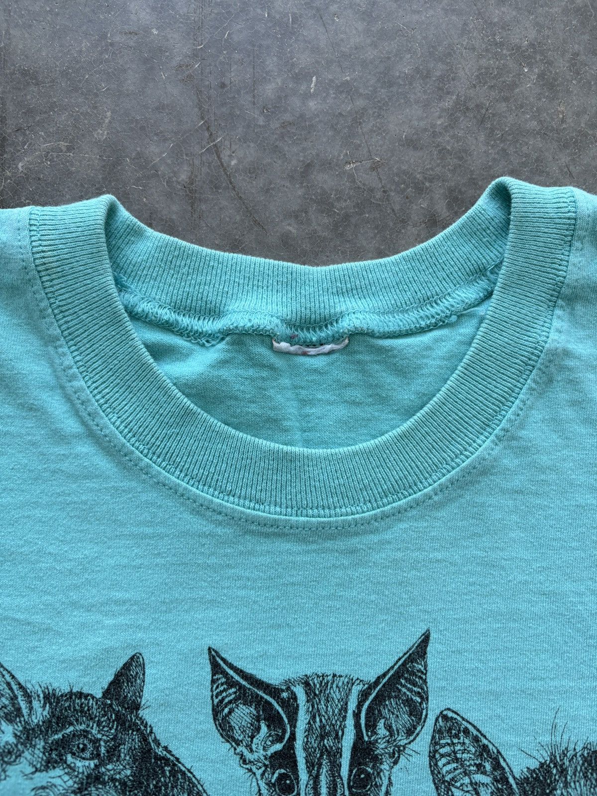 Vintage Vintage 90s Bat Graphic Tee Size US L / EU 52-54 / 3 - 5 Thumbnail