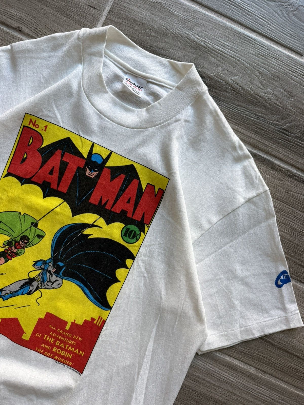 DC Comics Rare Vintage The Adventures of Batman and Robin T-Shirt Sz L Size US L / EU 52-54 / 3 - 4 Thumbnail