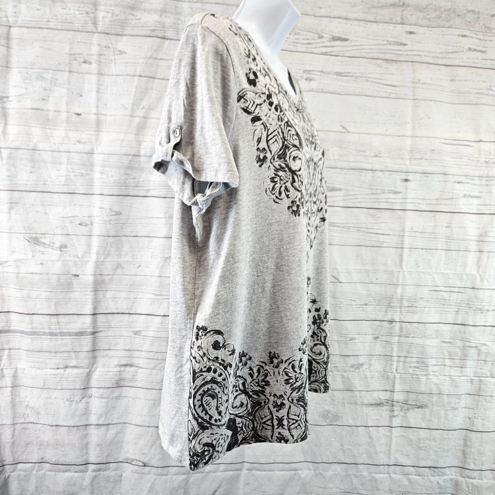 Vintage Chico's Zenergy Womens Tee XL Gray Black Paisley Short Sleeve Cotton Blend Shirt Womens Size 40" / US 18 - 3 Thumbnail