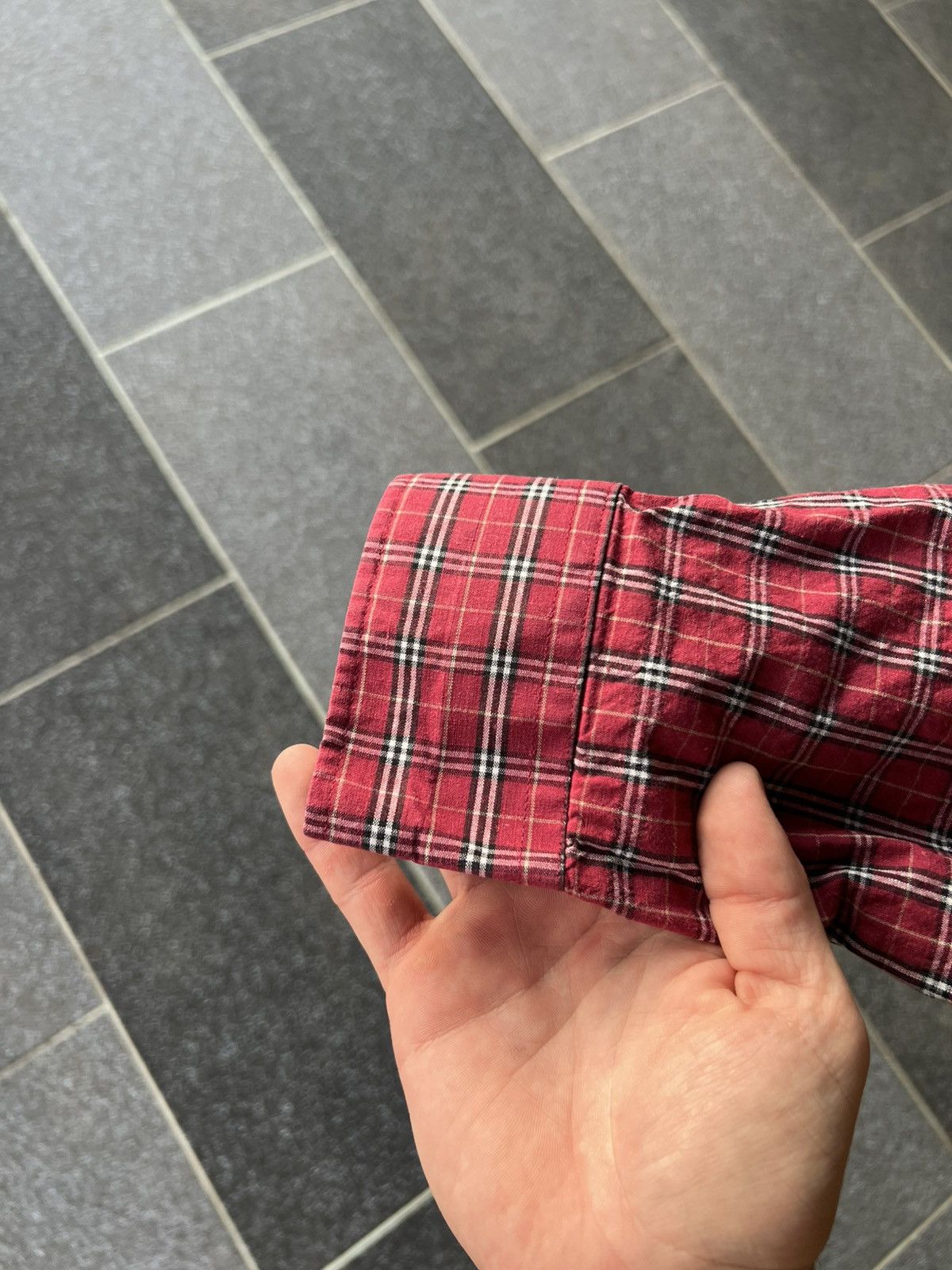 Burberry Burberry's Vintage Checkered Red L Shirt Small Size US L / EU 52-54 / 3 - 13 Thumbnail