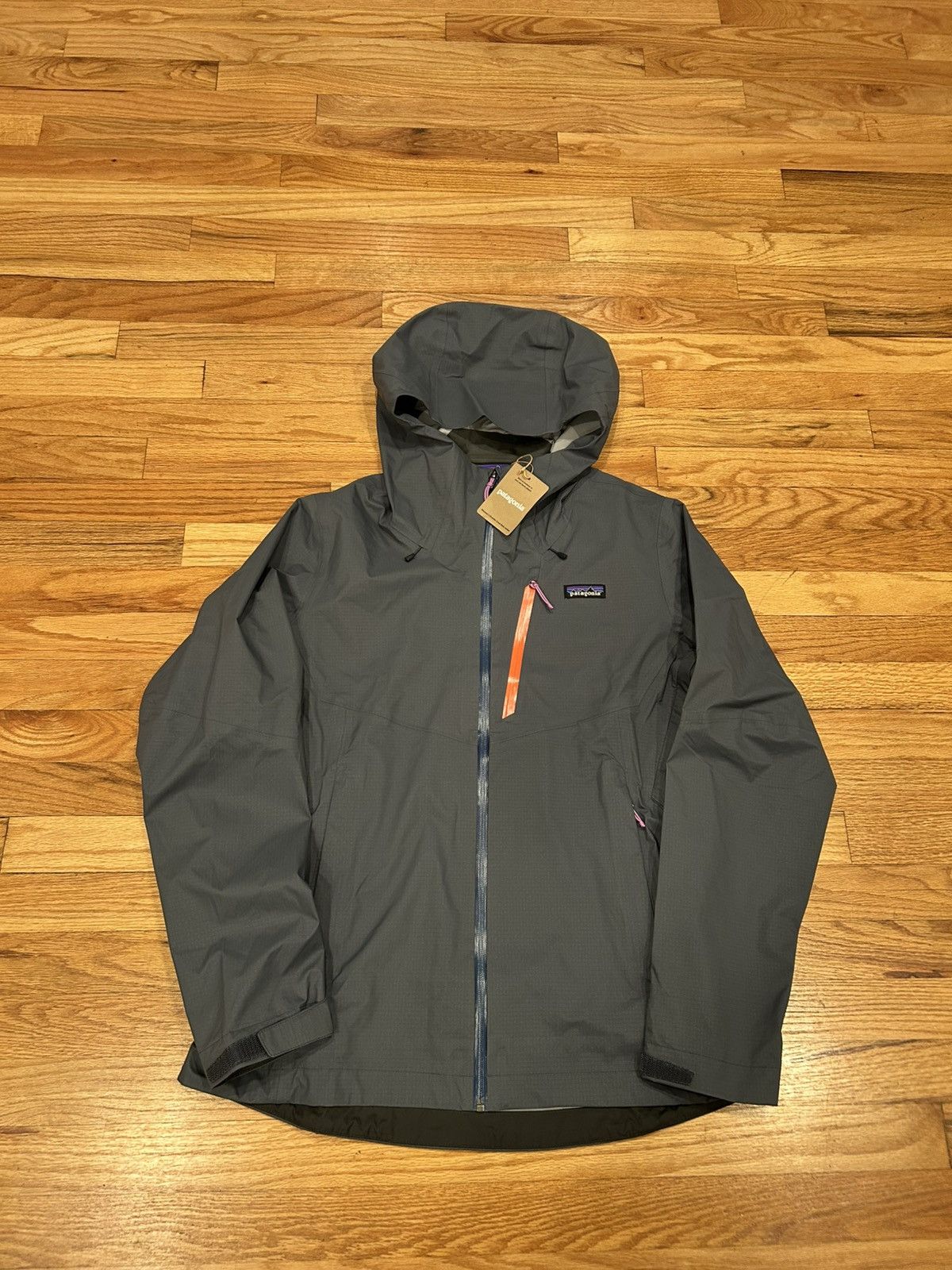 Patagonia New Women’s Patagonia grey Granite crest waterproof jacket Size L / US 10 / IT 46 - 1 Thumbnail