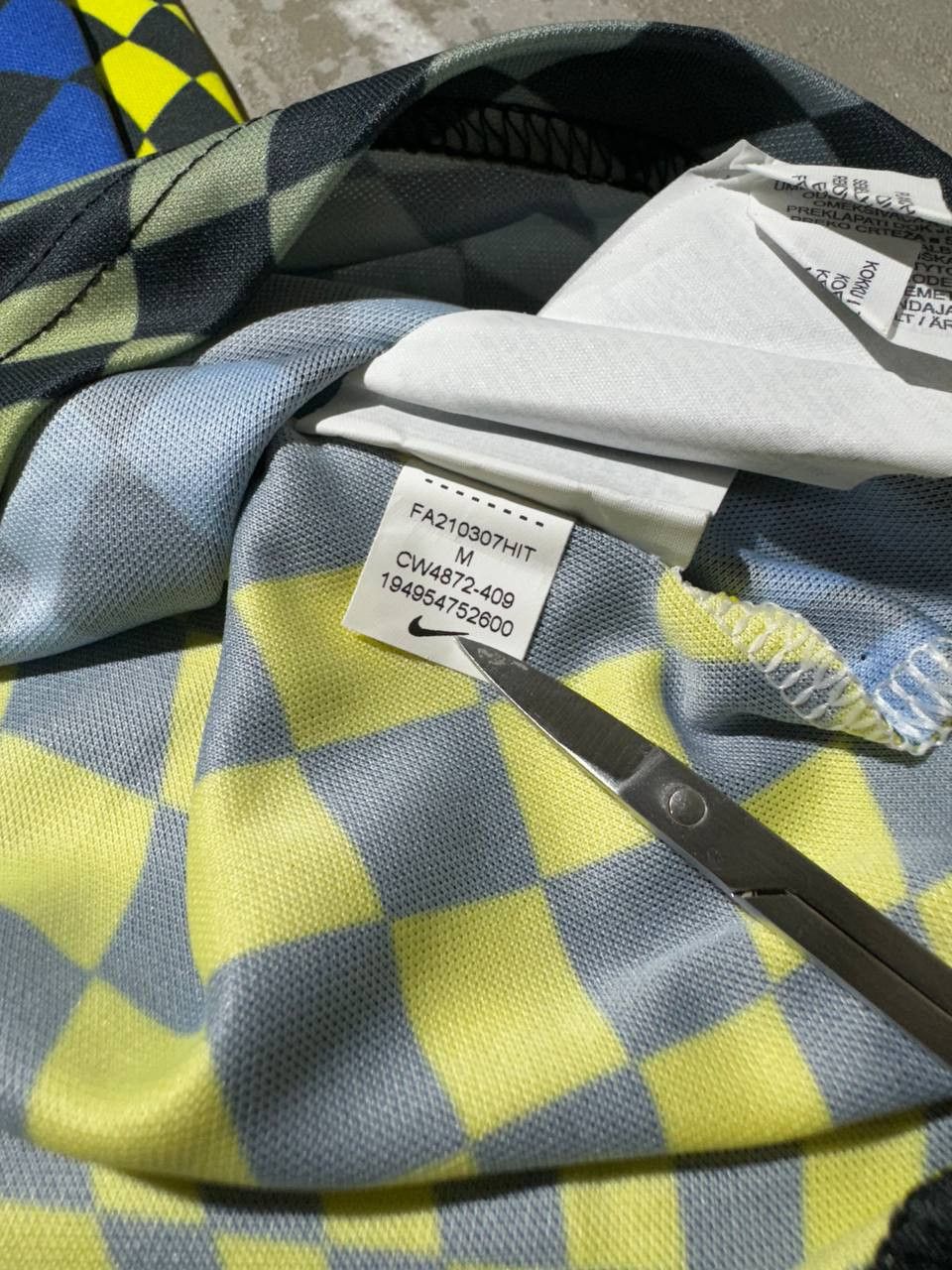 Chelsea Soccer FC CHELSEA 2021/22 TRAINING SOCCER FOOTBALL JERSEY SIZE M Size US M / EU 48-50 / 2 - 10 Thumbnail