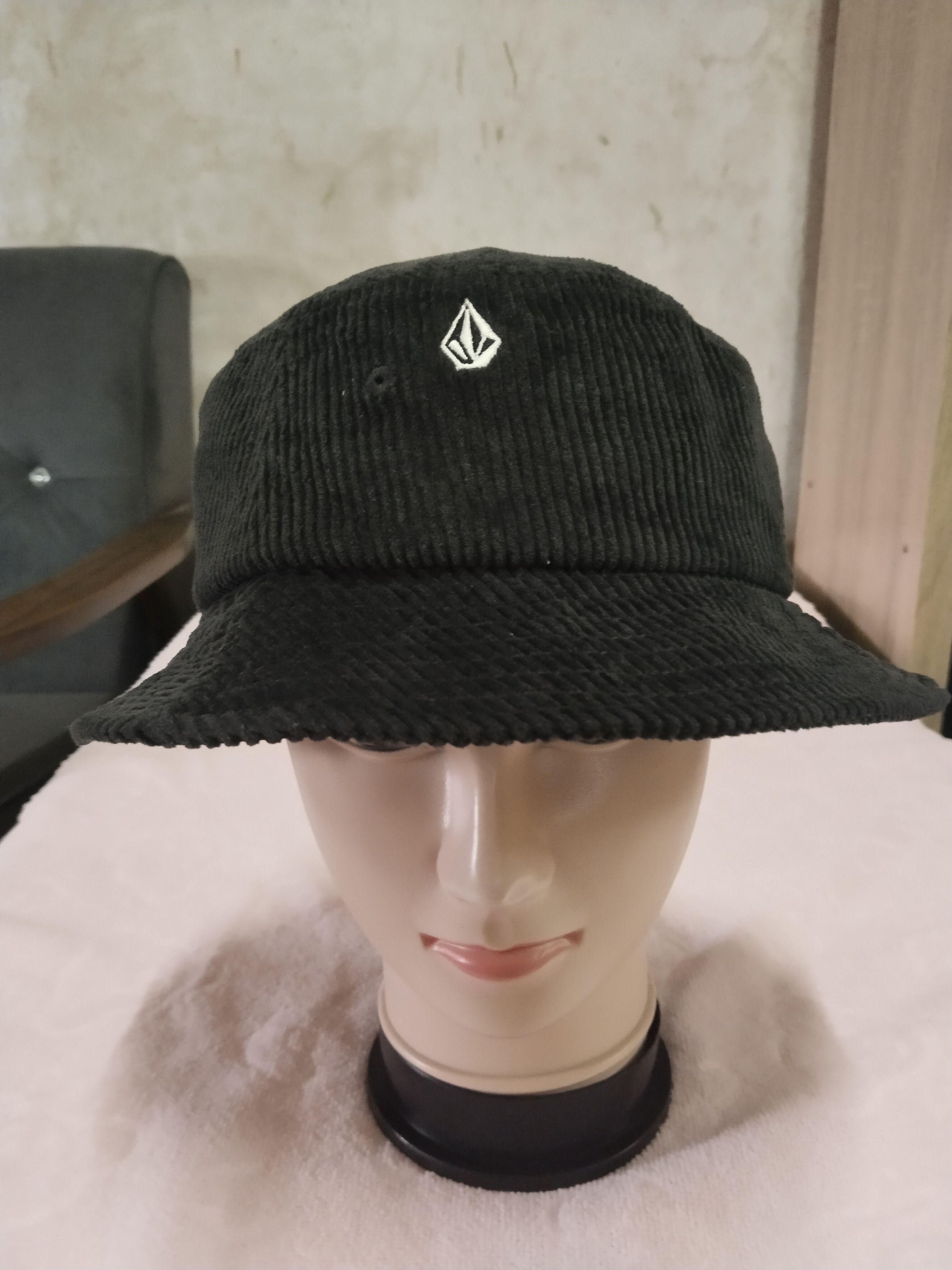 Volcom RARE VOLCOM CUDUROY BLACK BUCKET HAT Size ONE SIZE - 1 Thumbnail
