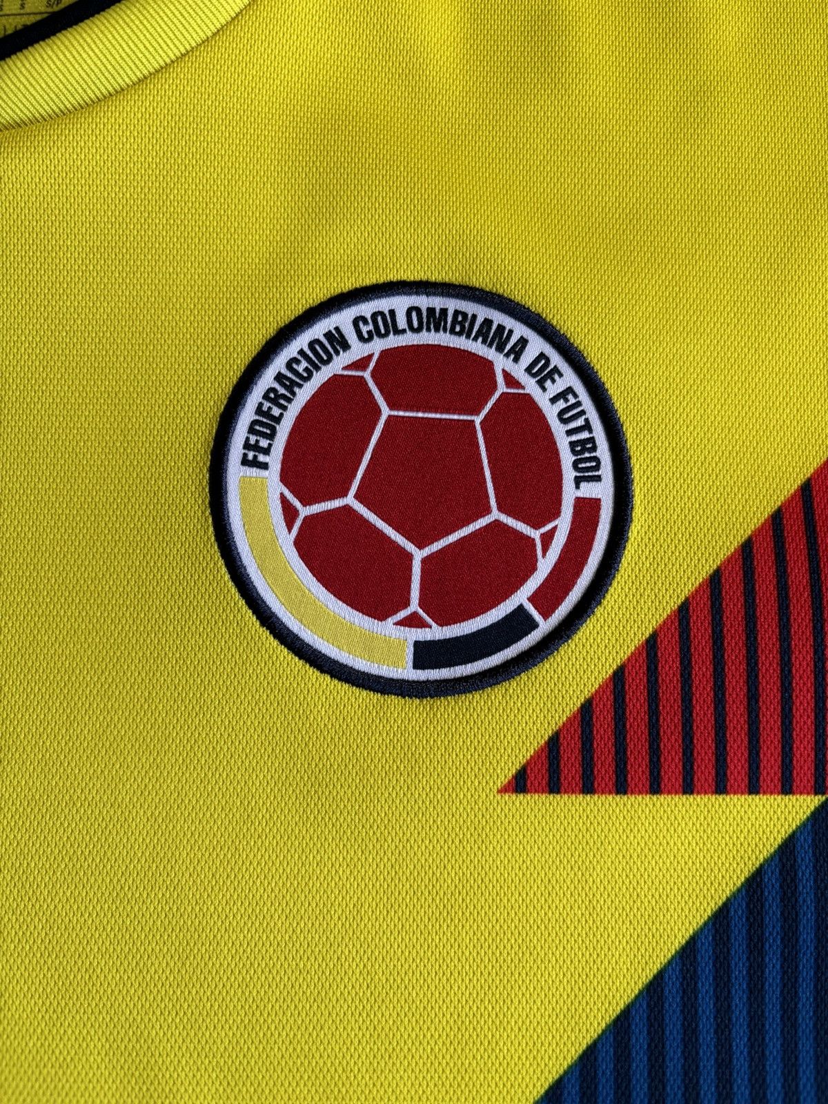 Adidas Colombia 2018 Adidas Home Kit Size US S / EU 44-46 / 1 - 3 Thumbnail