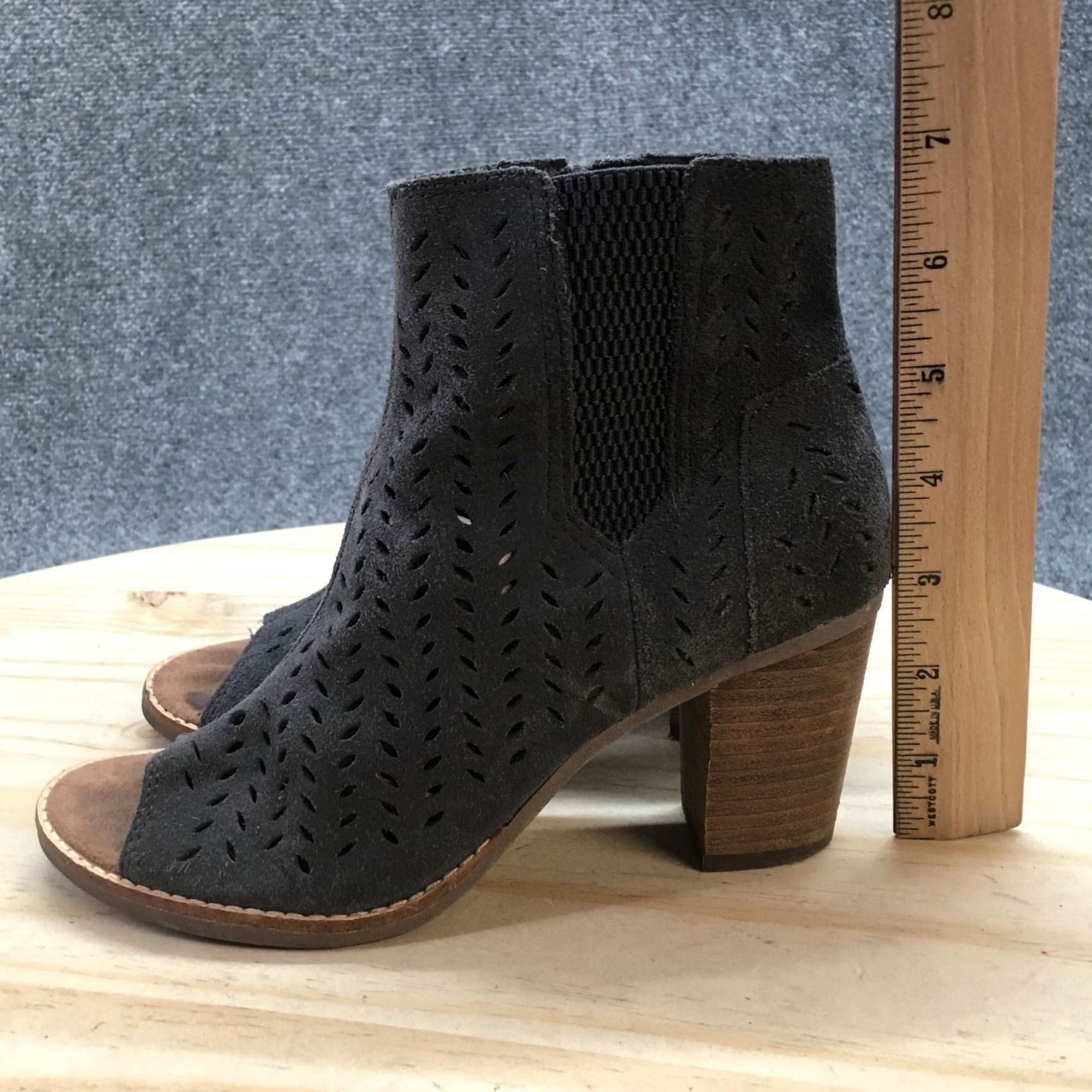 Toms TOMS Boots Womens 6 Cut Out Ankle Booties Gray Suede Peep Toe Block Heels Zip Up Shoes Size US 6 / IT 36 - 7 Thumbnail
