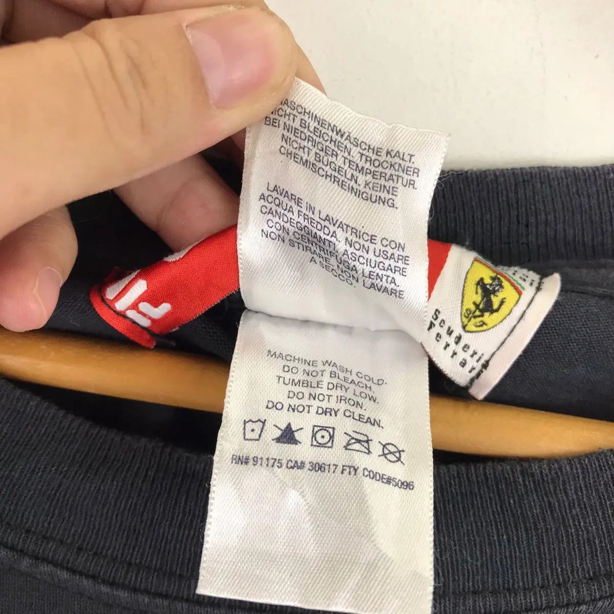 Ferrari Vtg SCUDERIA FERRARI x FILA Racing Formula 1 Tee Shirt Size US XXL / EU 58 / 5 - 6 Thumbnail