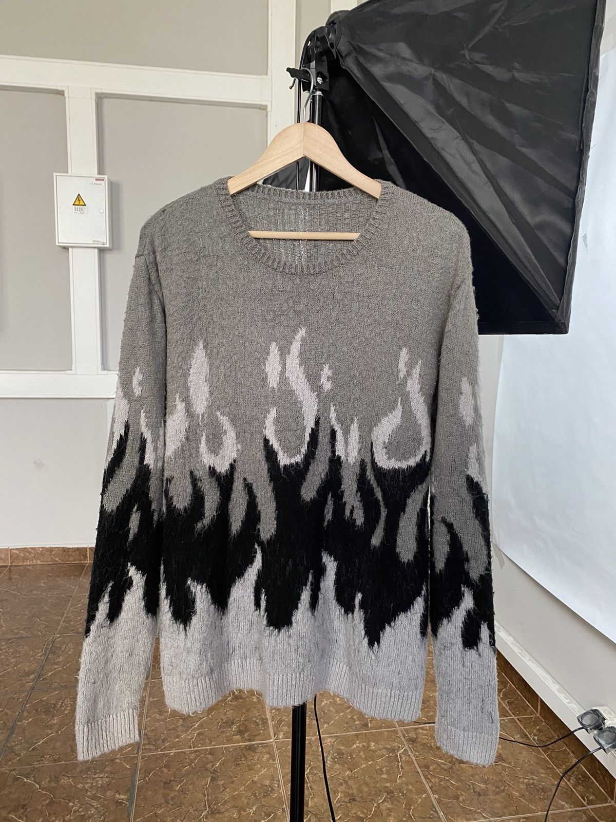 Japanese Brand 🔥 Vintage 90s Fire Sweater graphic rare retro hype Y2K Size US L / EU 52-54 / 3 - 1 Thumbnail