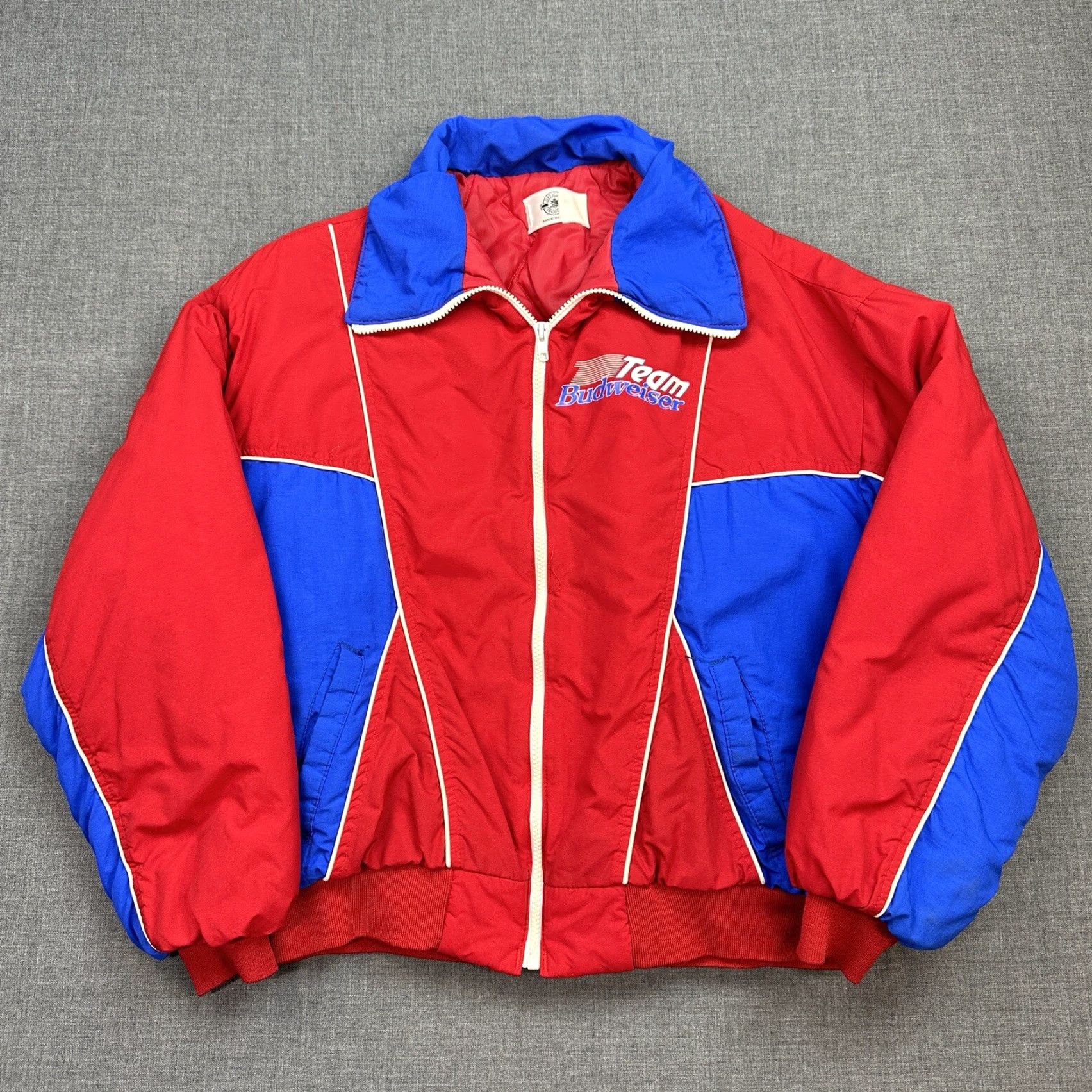Budweiser VINTAGE Budweiser NASCAR Jacket Mens L Red Bomber Insulated Nylon Zip 80s USA Crew Neck Stand-Up Pockets Quilted Logo Outdoor Racing Classic Men Size US L / EU 52-54 / 3 - 2 Thumbnail