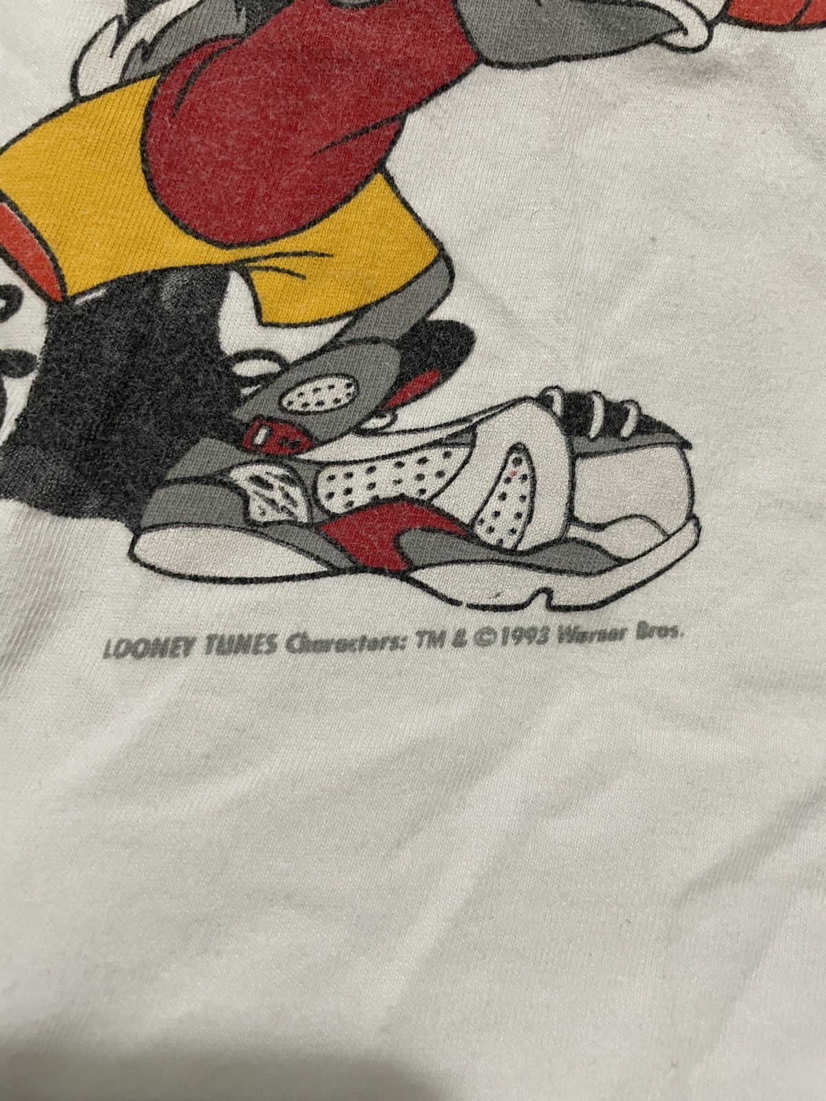 Jordan Brand Vintage Nike Jordan Space Jam Looney Tunes Tshirt Sz M Size US M / EU 48-50 / 2 - 3 Thumbnail