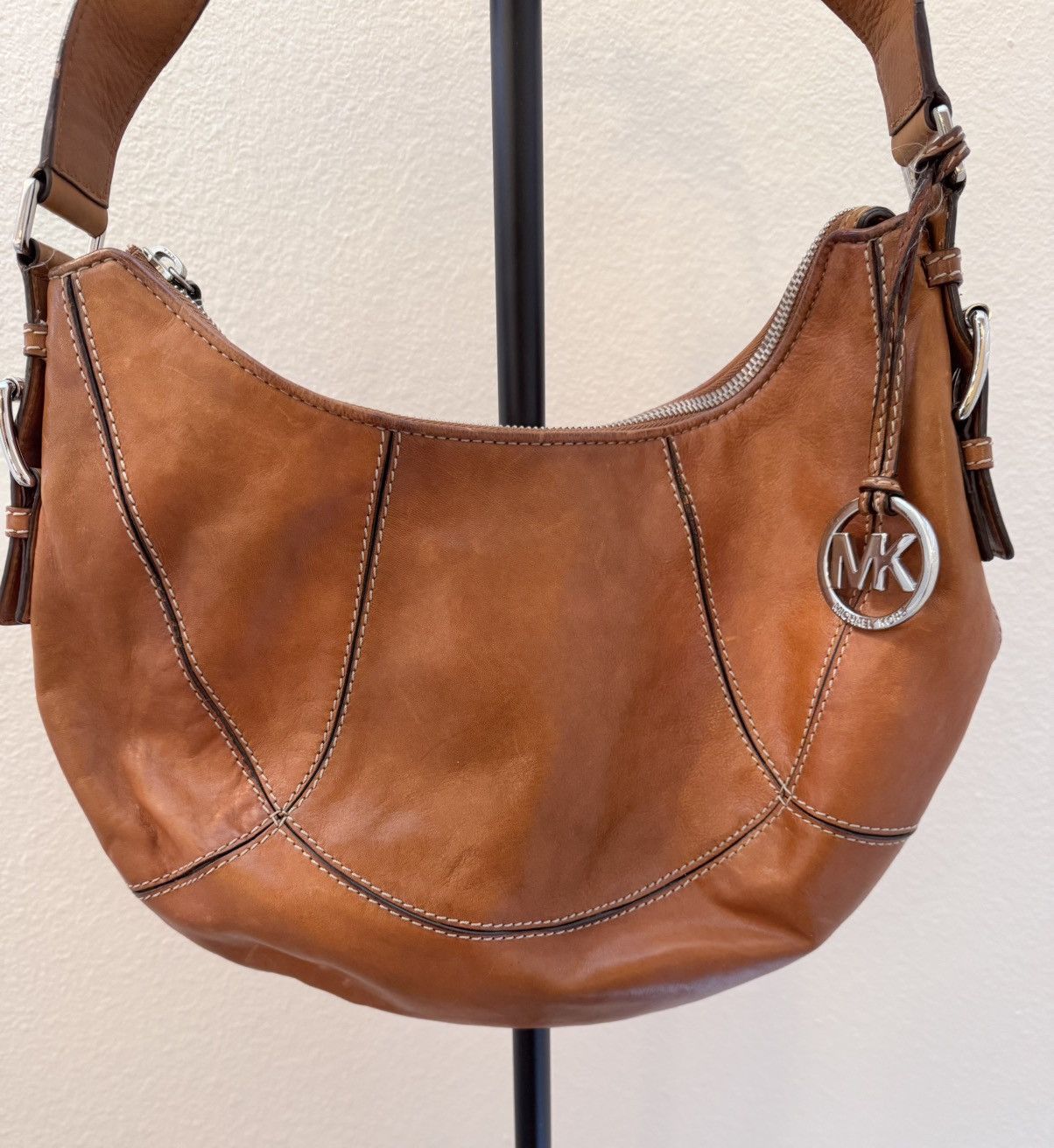Michael Kors × Vintage Vintage Michael Kors Brown Leather Hobo Handbag Size ONE SIZE - 1 Thumbnail