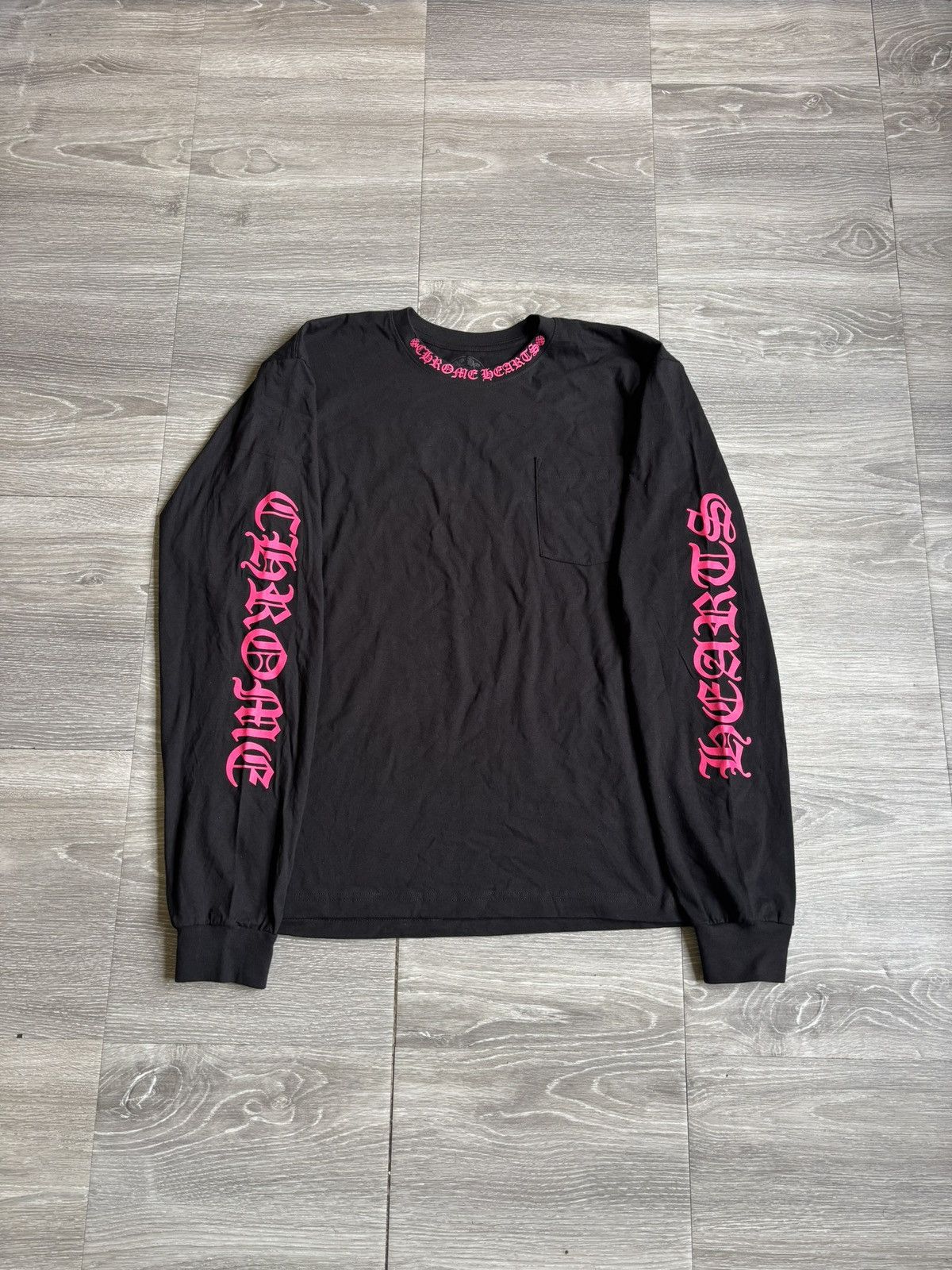 Chrome Hearts Chrome Hearts Pink Neck Logo LS Tee Size US XL / EU 56 / 4 - 1 Thumbnail