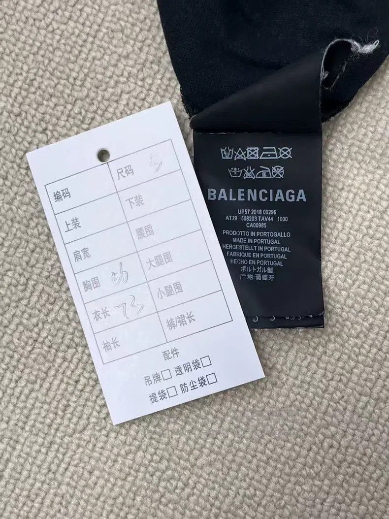 Balenciaga Balenciaga Le Print Casual Short Sleeve T-Shirt Regular Fi Size US S / EU 44-46 / 1 - 5 Thumbnail