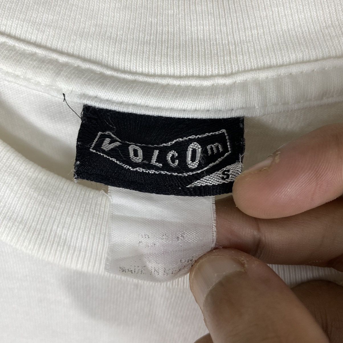 Vintage × Volcom VINTAGE 00's VOLCOM INSPIRED BY BARBARA KRUGER TEE Size US S / EU 44-46 / 1 - 9 Thumbnail