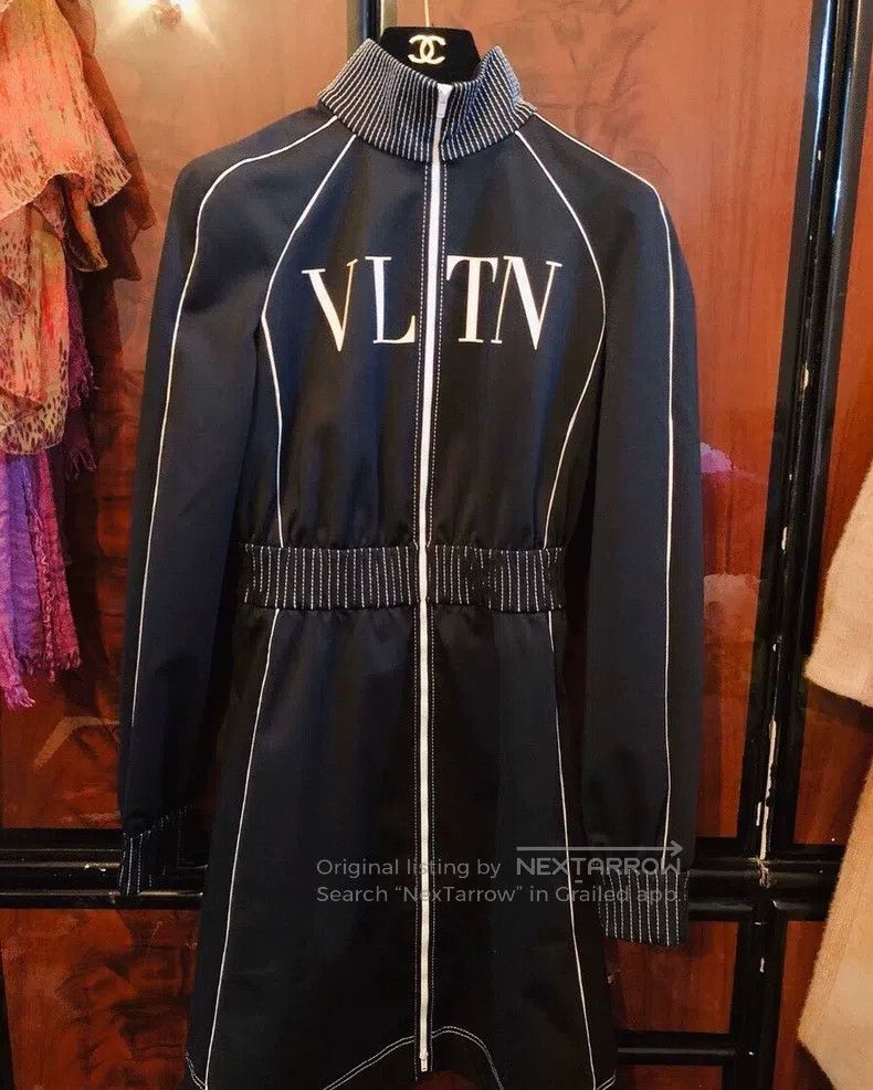 Valentino Valentino Letter waist dress Size M / US 6-8 / IT 42-44 - 1 Thumbnail