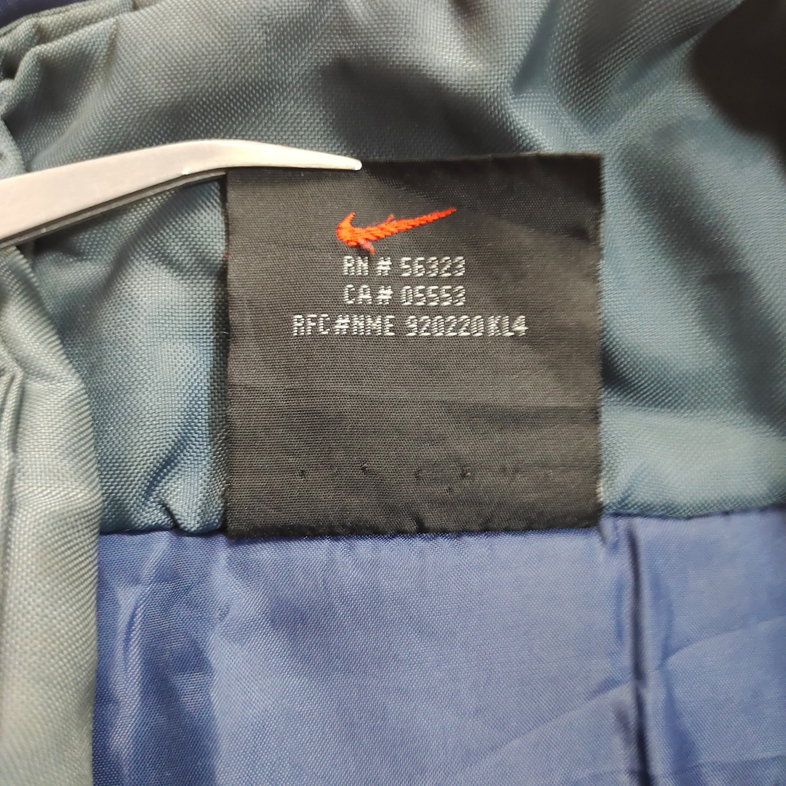 Nike × Vintage VINTAGE SUN FADED NIKE JUST DO IT HEAVY JACKET Size US M / EU 48-50 / 2 - 10 Thumbnail
