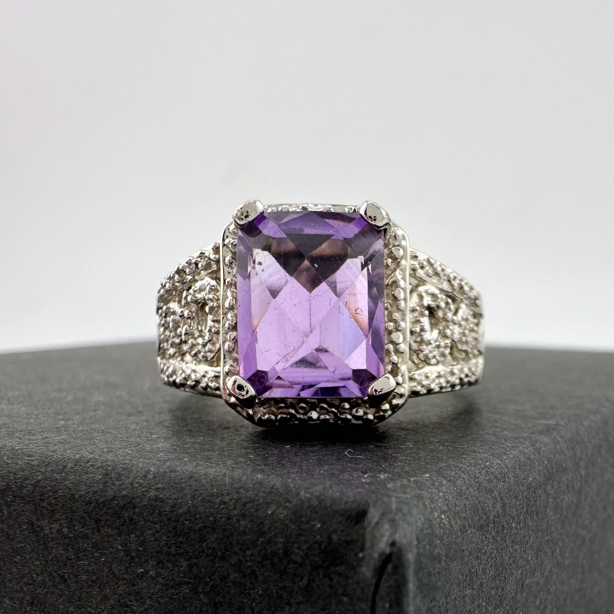 Other Beautiful Emerald Cut 2.25 Carat Amethyst Ring - Sz 8 Size ONE SIZE - 1 Thumbnail