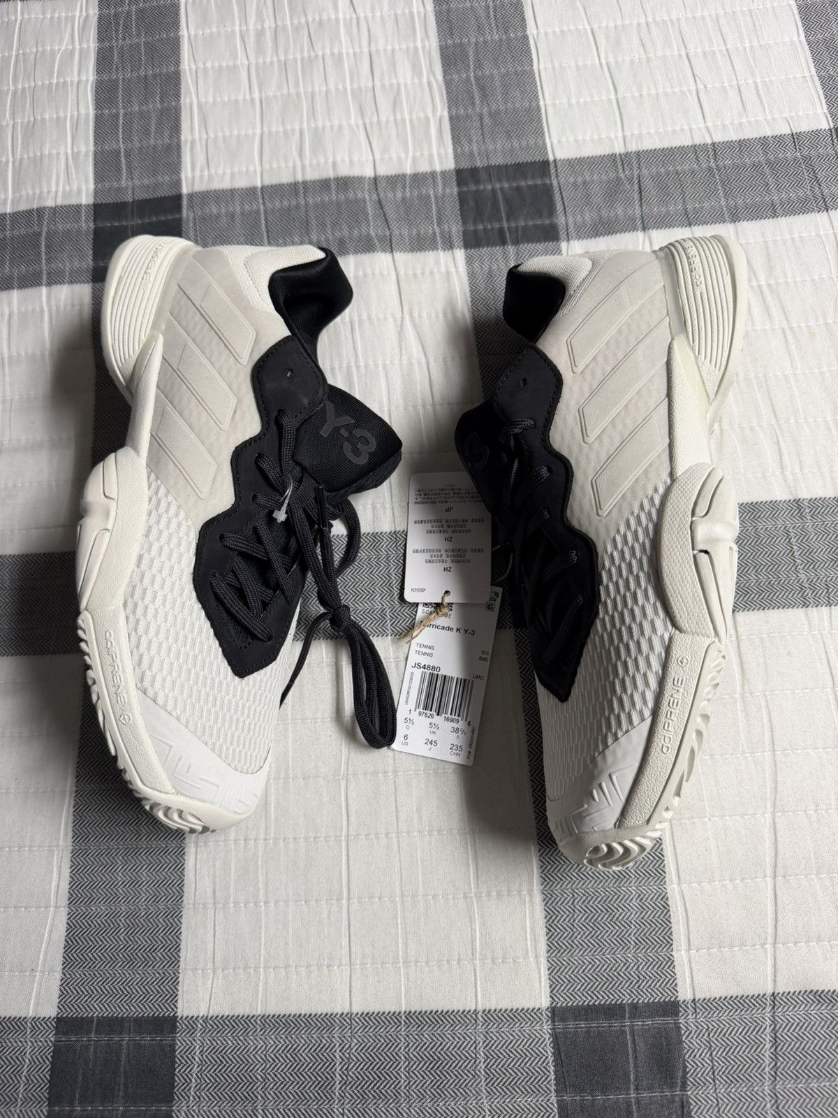 Y-3 Brand new Adidas Barricade K Y-3 Shoes Size US 6 / EU 39 - 1 Thumbnail