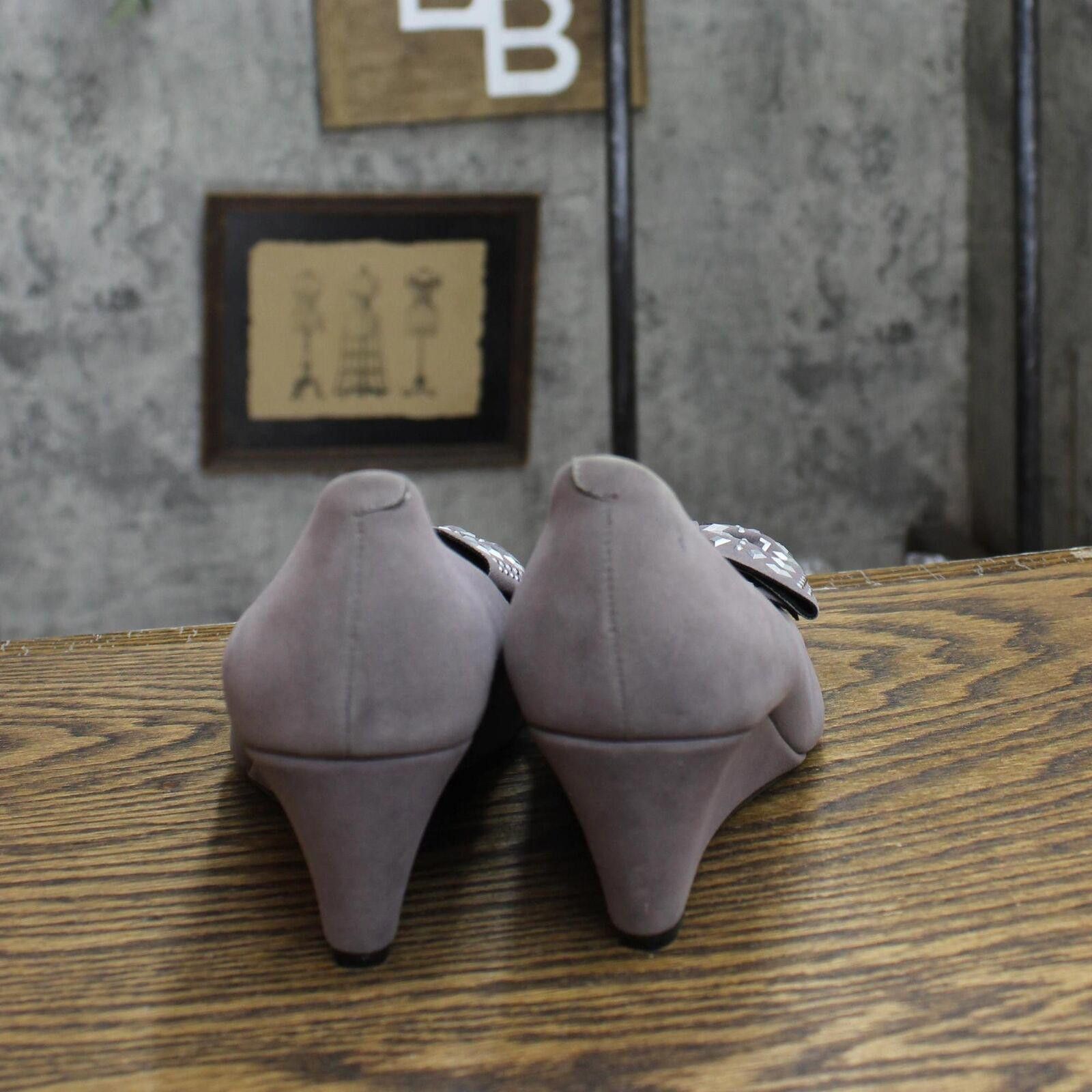 BCBGeneration BCBGeneration Suede Bow Wedge Heels 1673d196985af3 Gray 6M Size US 6 / IT 36 - 4 Thumbnail