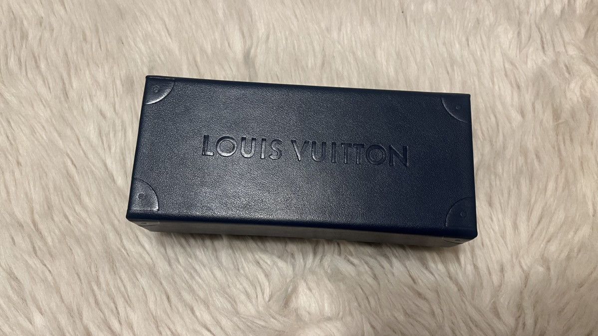 Louis Vuitton Louis Vuitton LV Waimea Sunglasses Size ONE SIZE - 5 Thumbnail