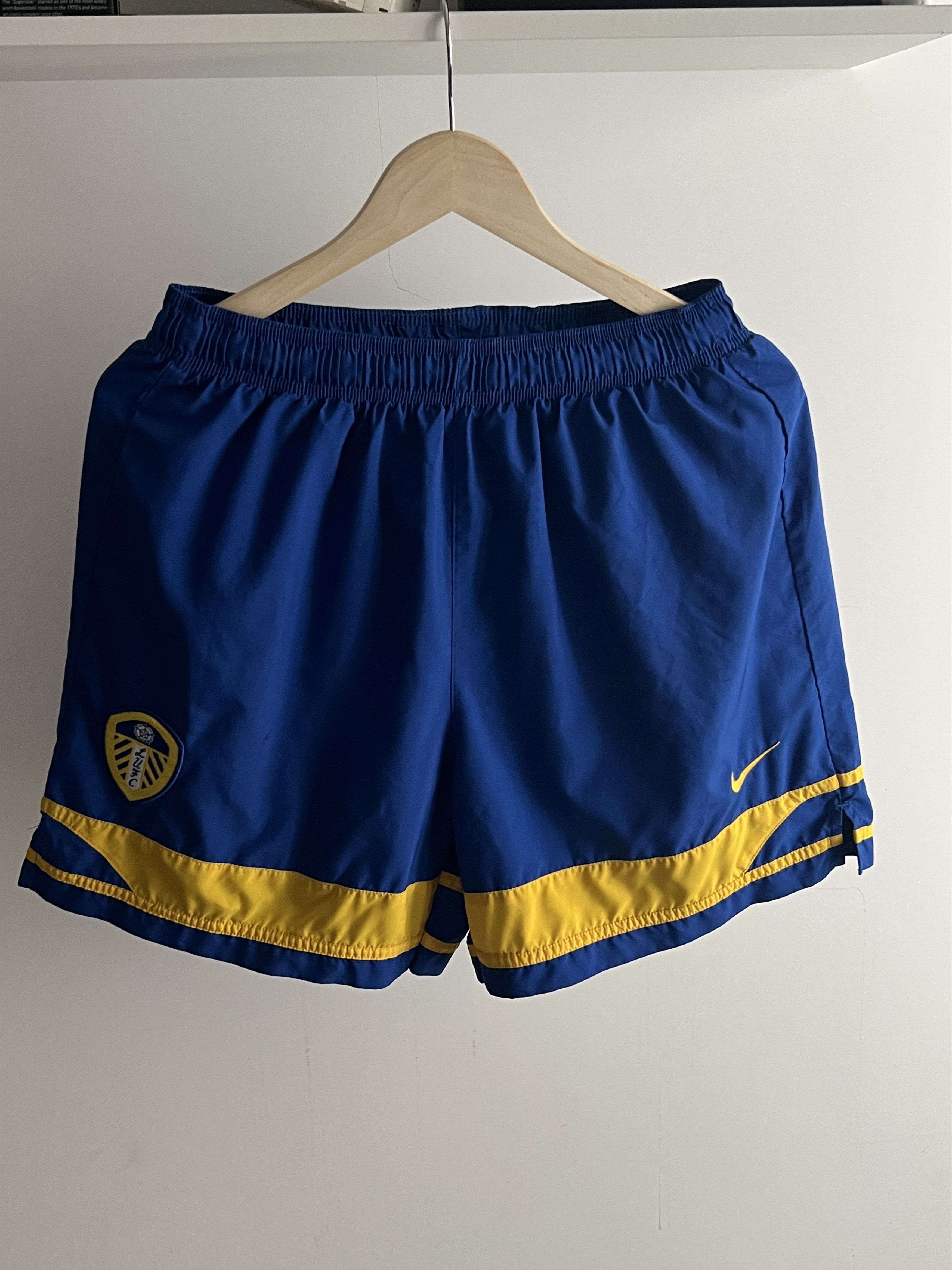 Nike × Vintage Soccer Shorts Nike Vintage Leeds United 2001/2002 Football Size US 30 / EU 46 - 2 Thumbnail
