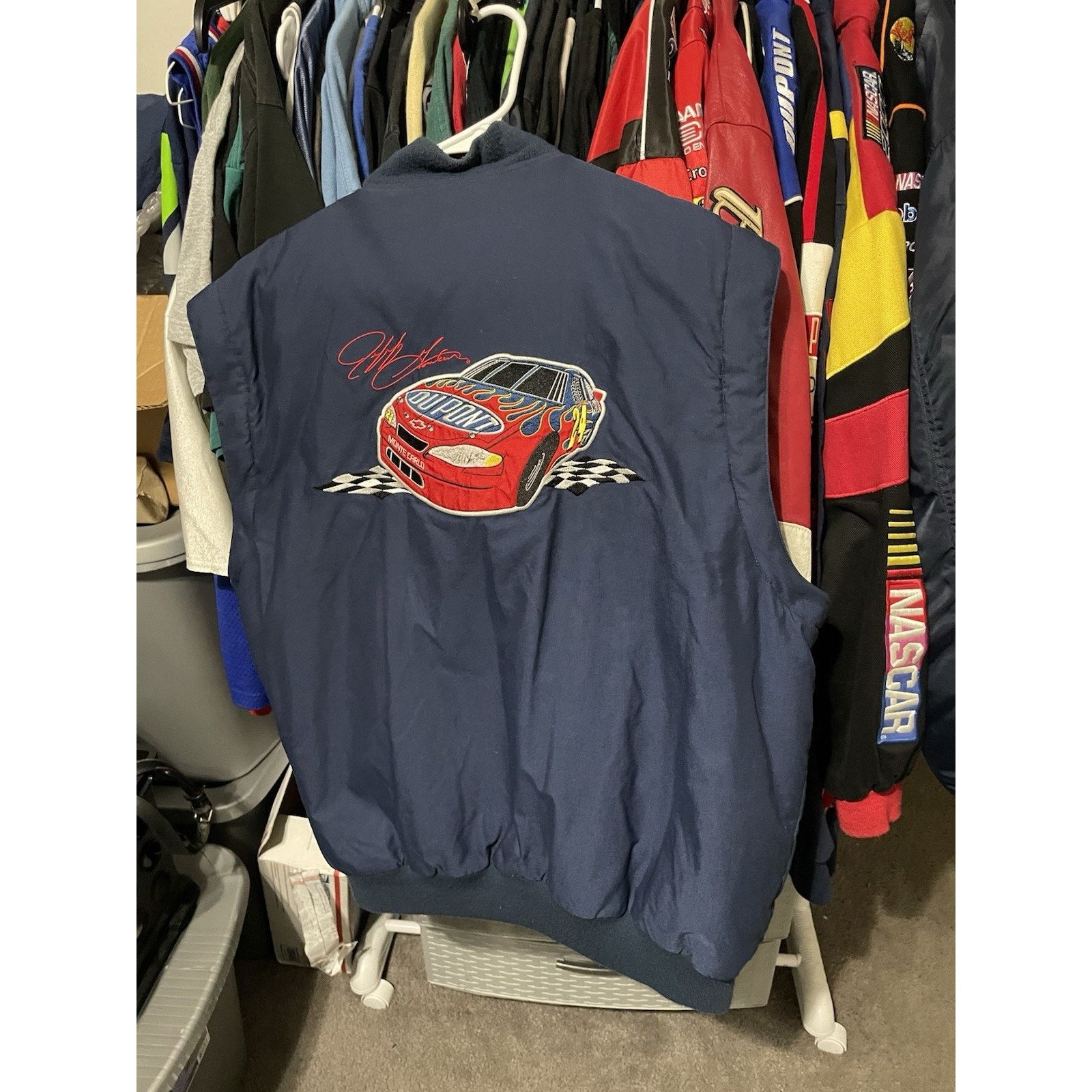 Chase Authentics Size L-NASCAR Chase Authentics DuPont Full Zip Puffer Coat Size US L / EU 52-54 / 3 - 7 Thumbnail