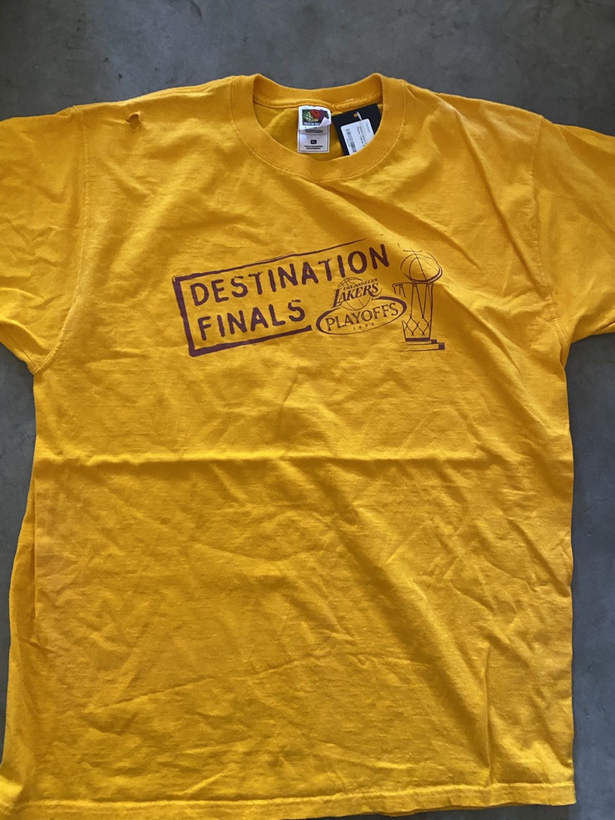 Vintage Vintage Los Angeles Lakers Gold Tee Size US XL / EU 56 / 4 - 1 Thumbnail