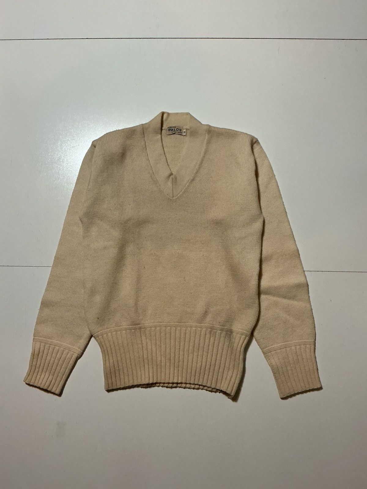 Vintage Vintage 50s 60s Palos Sport Shop Wool V Neck Knit Sweater Size US S / EU 44-46 / 1 - 1 Thumbnail