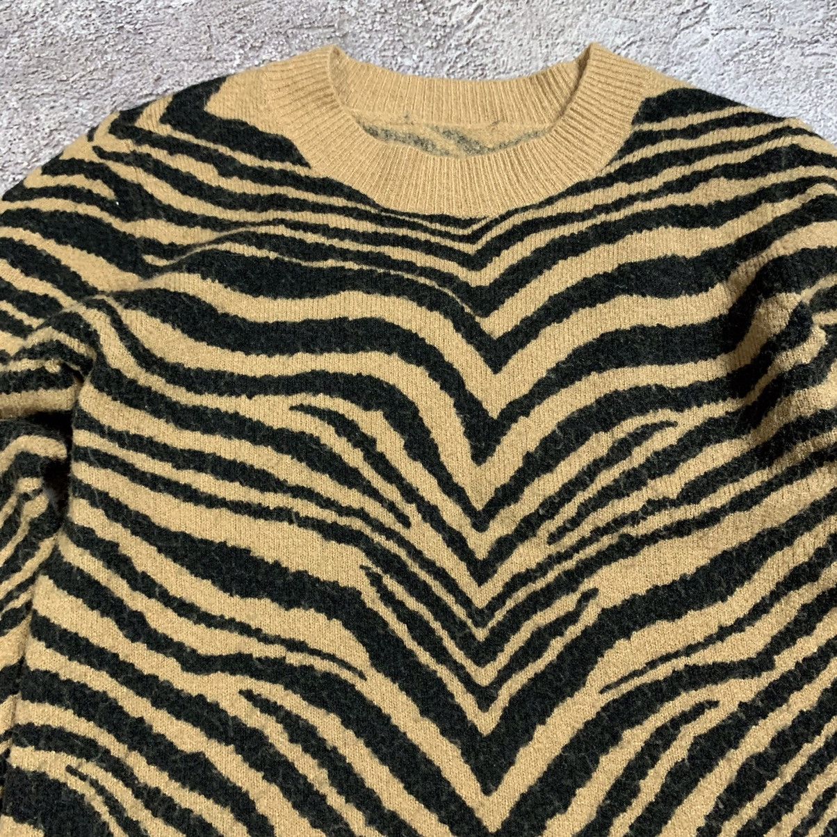 Vintage Vintage 90s Zebra Stripe Knit Sweater Y2K Grunge Baggy S Size S / US 4 / IT 40 - 4 Thumbnail