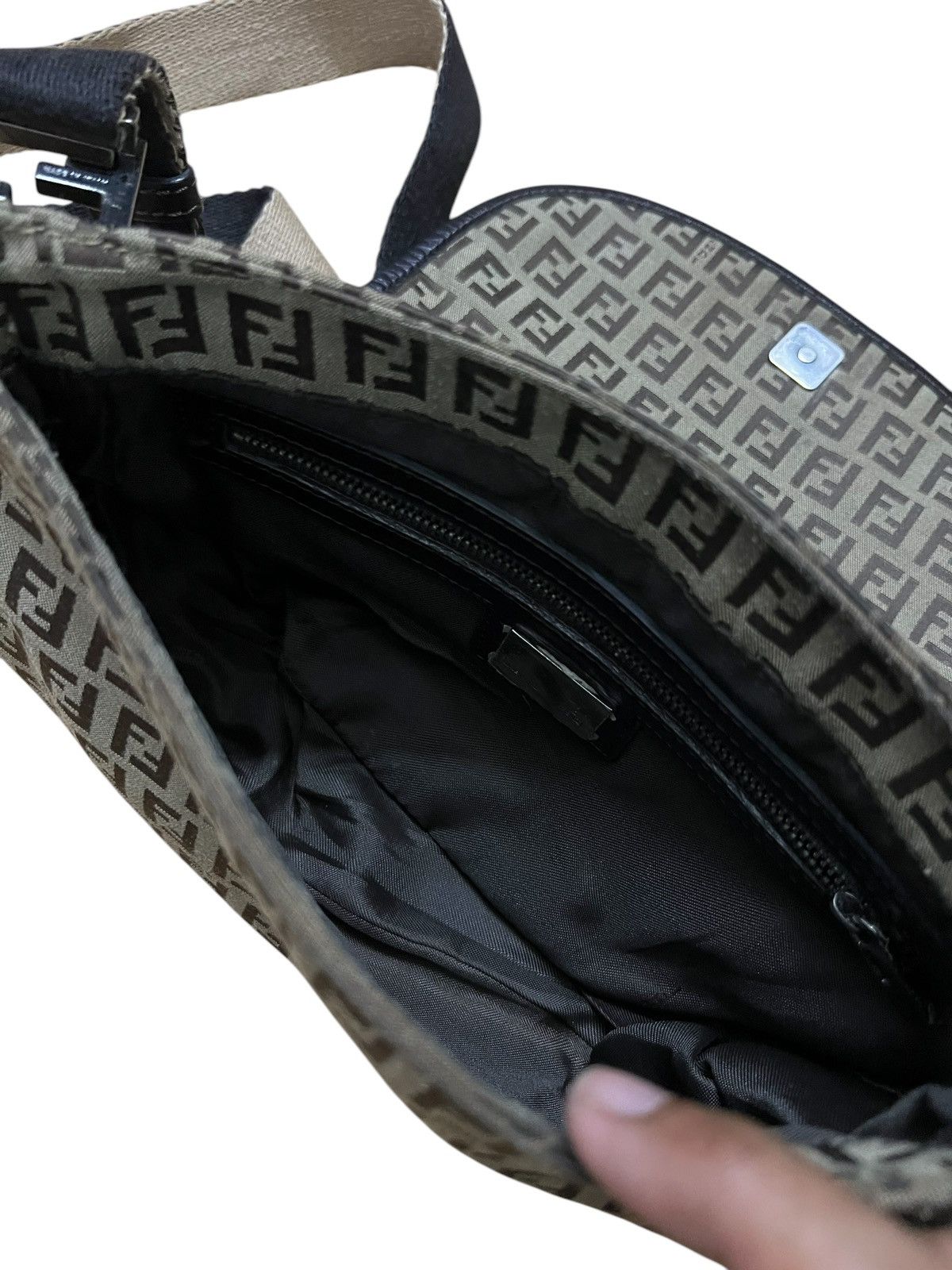 Fendi × Vintage Vintage Fendi FF Brown Canvas Shoulder Bag Size ONE SIZE - 8 Thumbnail