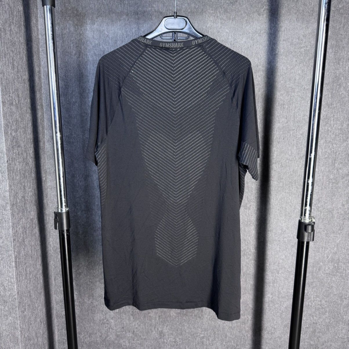 Gymshark Gymshark t shirt size L Size US L / EU 52-54 / 3 - 4 Thumbnail