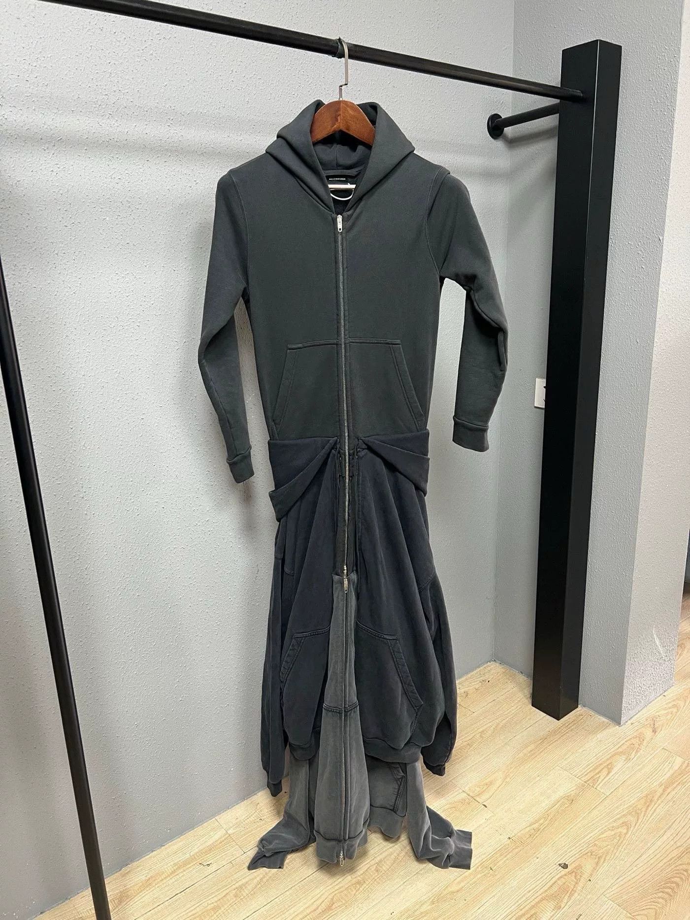 Balenciaga balenciaga hoodie dress with long skirt Size M / US 6-8 / IT 42-44 - 1 Thumbnail