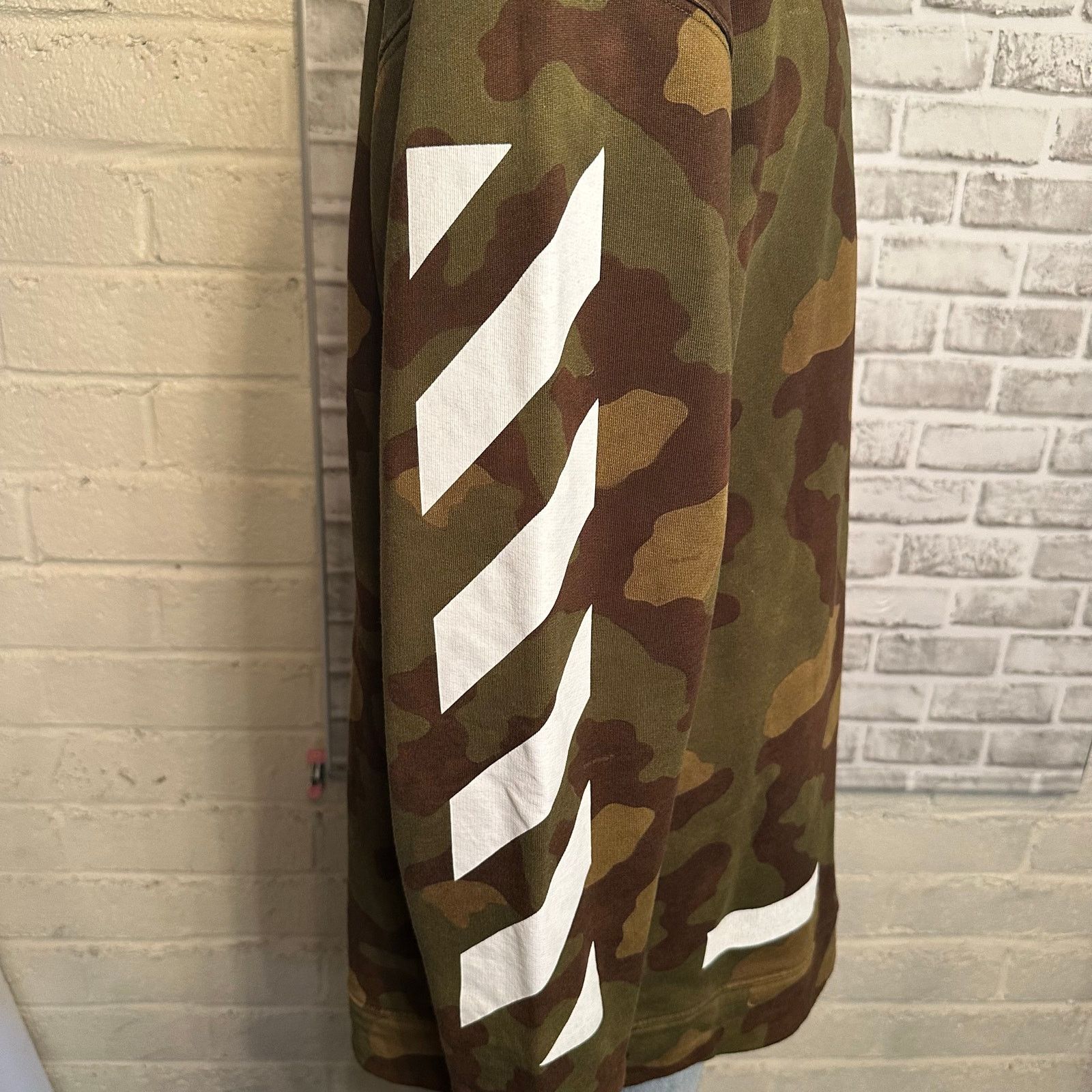 Off-White Diagonal Camouflage Long Sleeve size L Pullover Sweatshirt Size US L / EU 52-54 / 3 - 7 Thumbnail