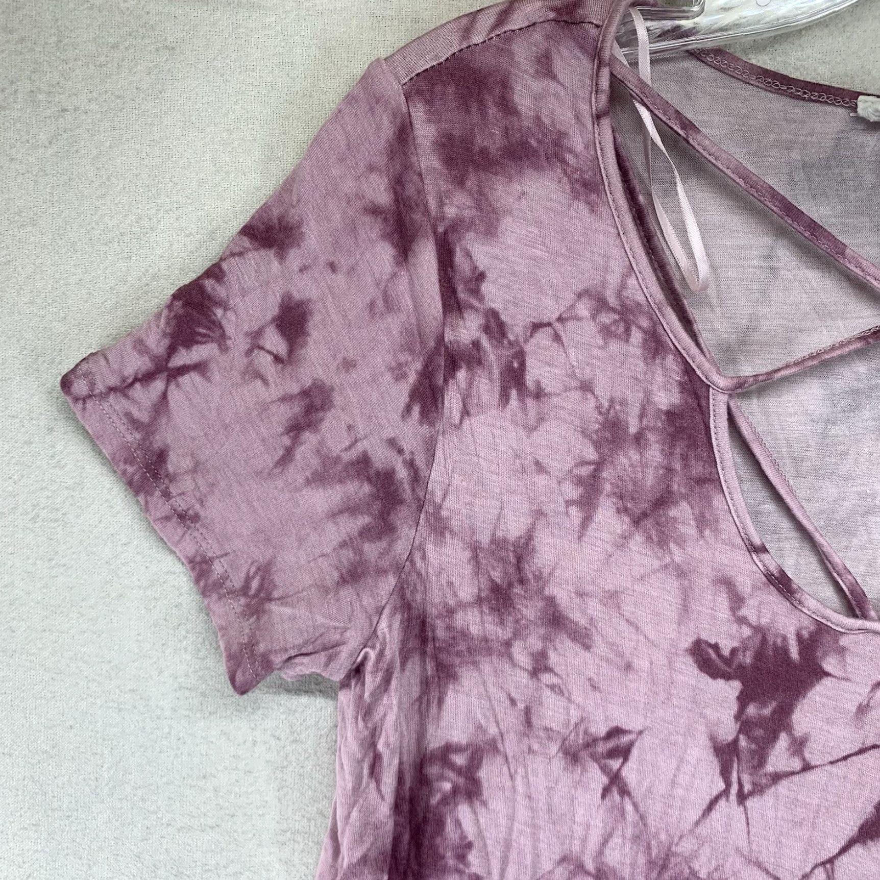 Vintage VINTAGE Cloud Chaser Women's 90s T-Shirt Casual Short Sleeve Rayon Spandex V-Neck Purple Geometric Slimming Spring Summer Size M / US 6-8 / IT 42-44 - 5 Thumbnail
