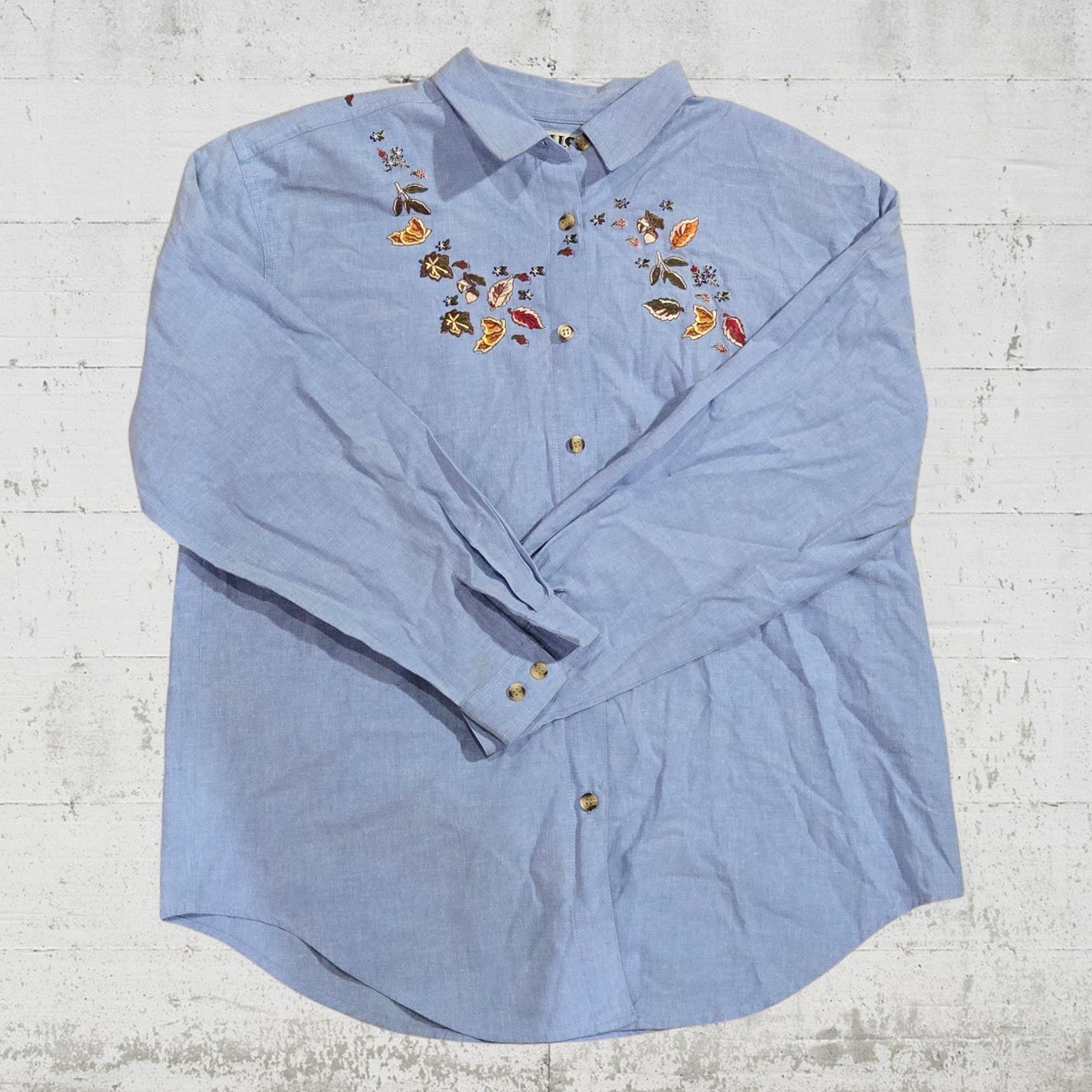 Vintage Vintage Chambray Leaf Embroidered Button Up Size 18W Size XXL / US 16-18 / IT 52-54 - 2 Thumbnail