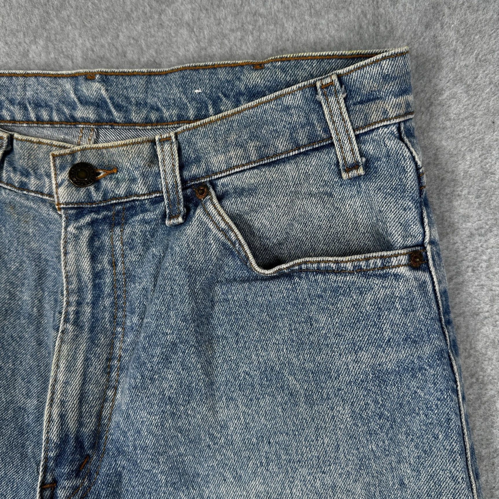 Levi's VINTAGE Levi's 505 Jeans Mens 34x30 Blue Denim Straight Leg Made USA Brown Tab 80s 90s Mens Jeans Size US 34 / EU 50 - 2 Thumbnail