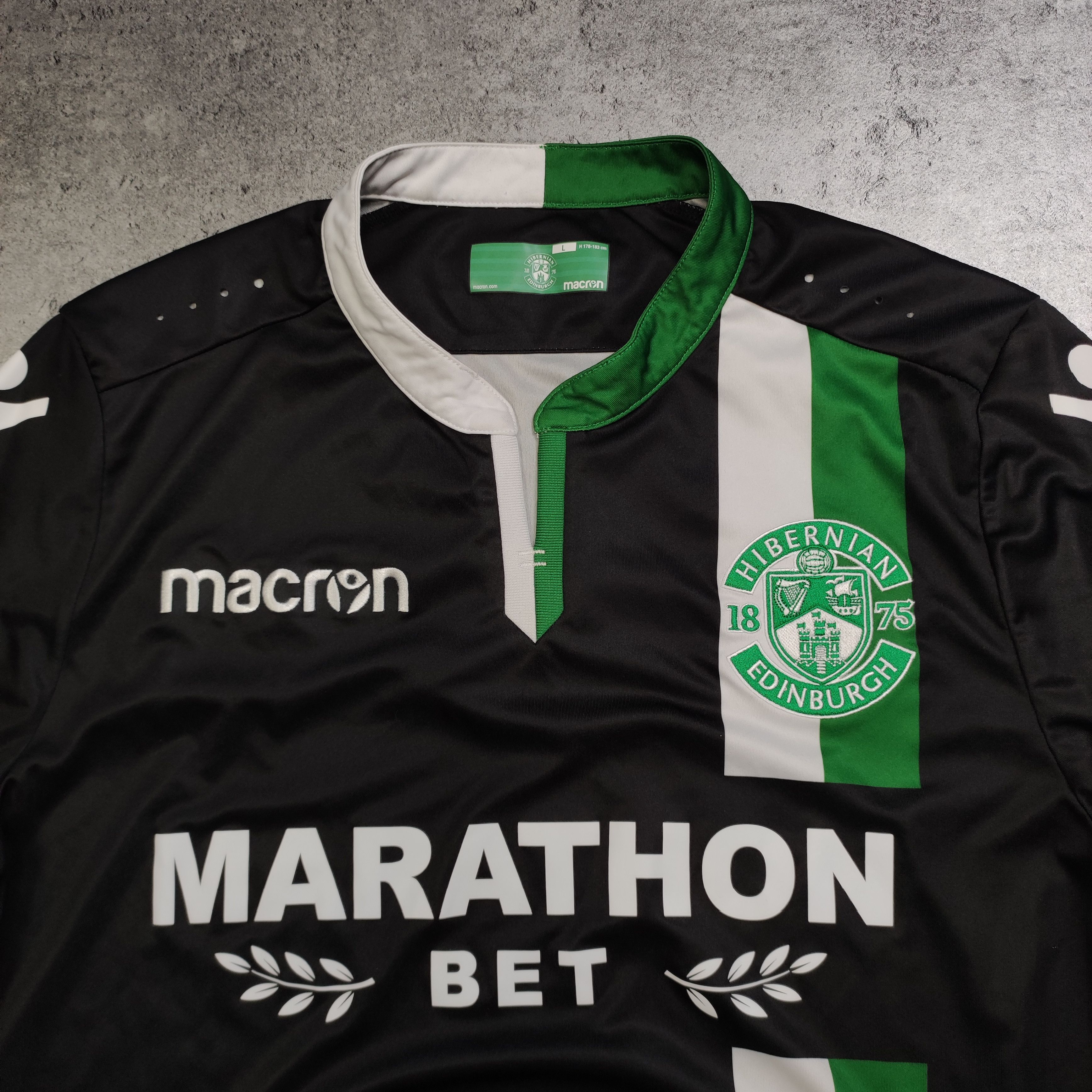 Vintage RARE Scottlish League Hibernian Edinburgh Macron Jersey Size US L / EU 52-54 / 3 - 5 Thumbnail