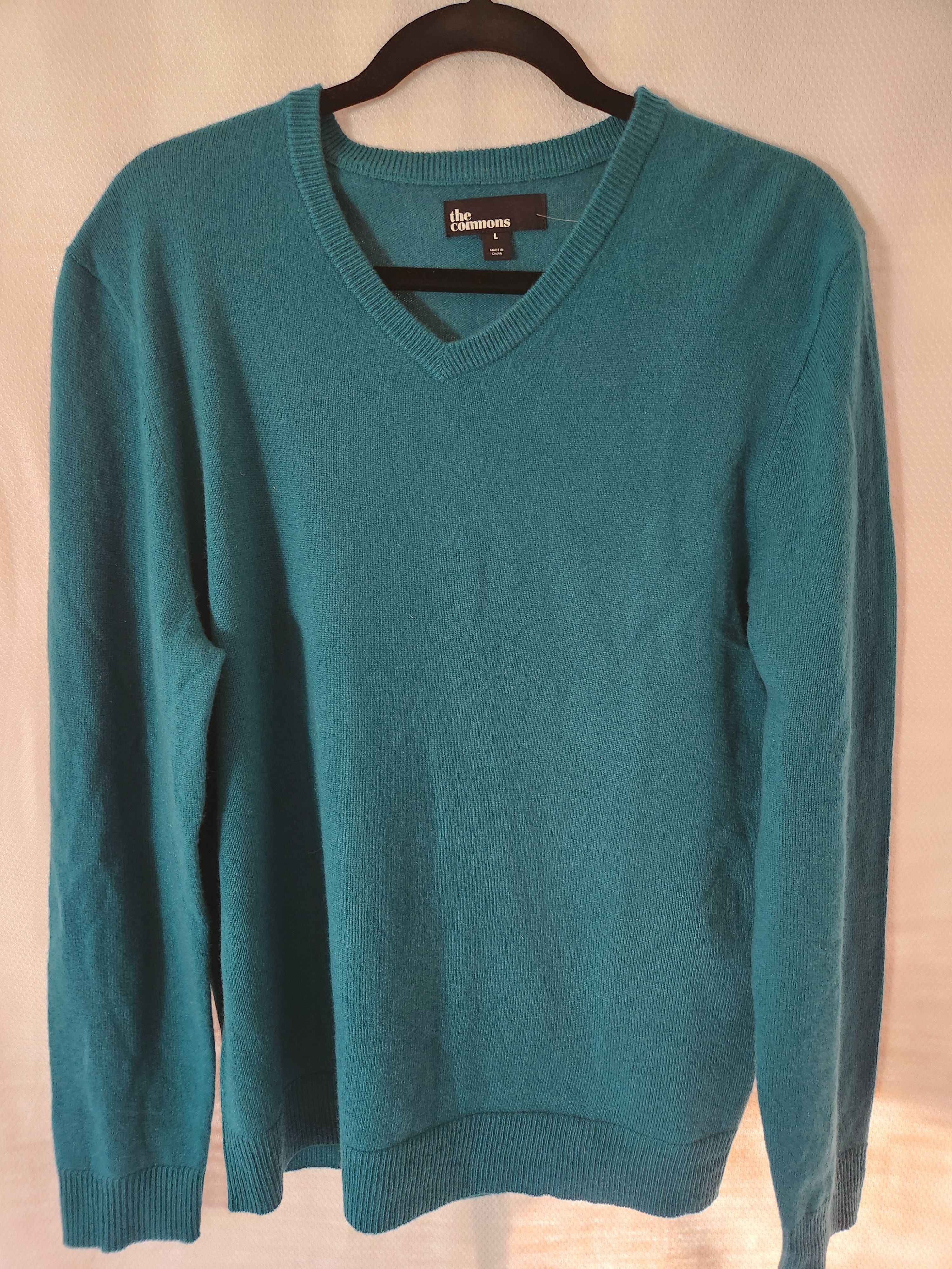 Other NWOT The Commons 100% Cashmere Green V-Neck Pullover Sweater Size US L / EU 52-54 / 3 - 1 Thumbnail