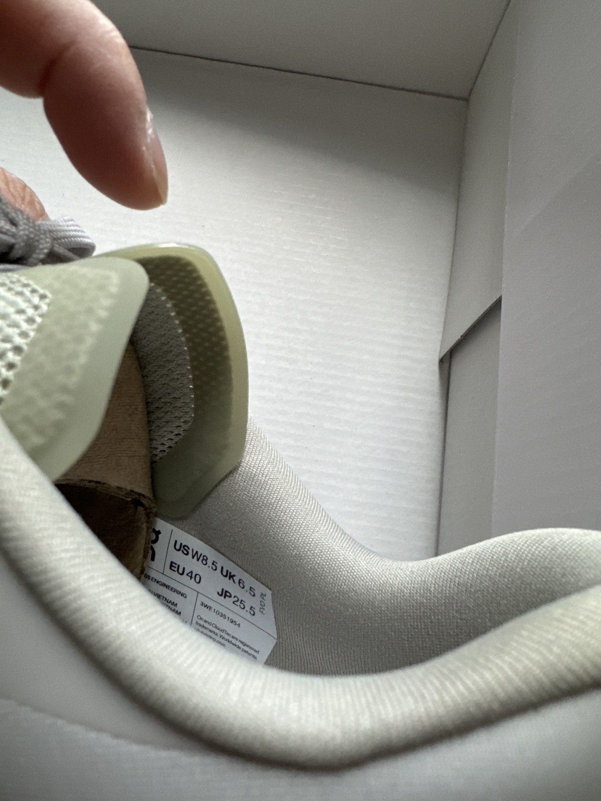 POST ARCHIVE FACTION (PAF) cloudmonster 2 moondust Size US 8.5 / IT 38.5 - 5 Thumbnail