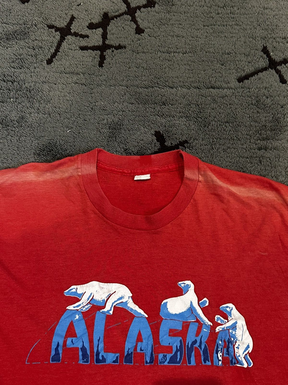 Vintage Vintage 70’s Alaska Polar Bears Faded Tee Shirt Size US M / EU 48-50 / 2 - 7 Thumbnail